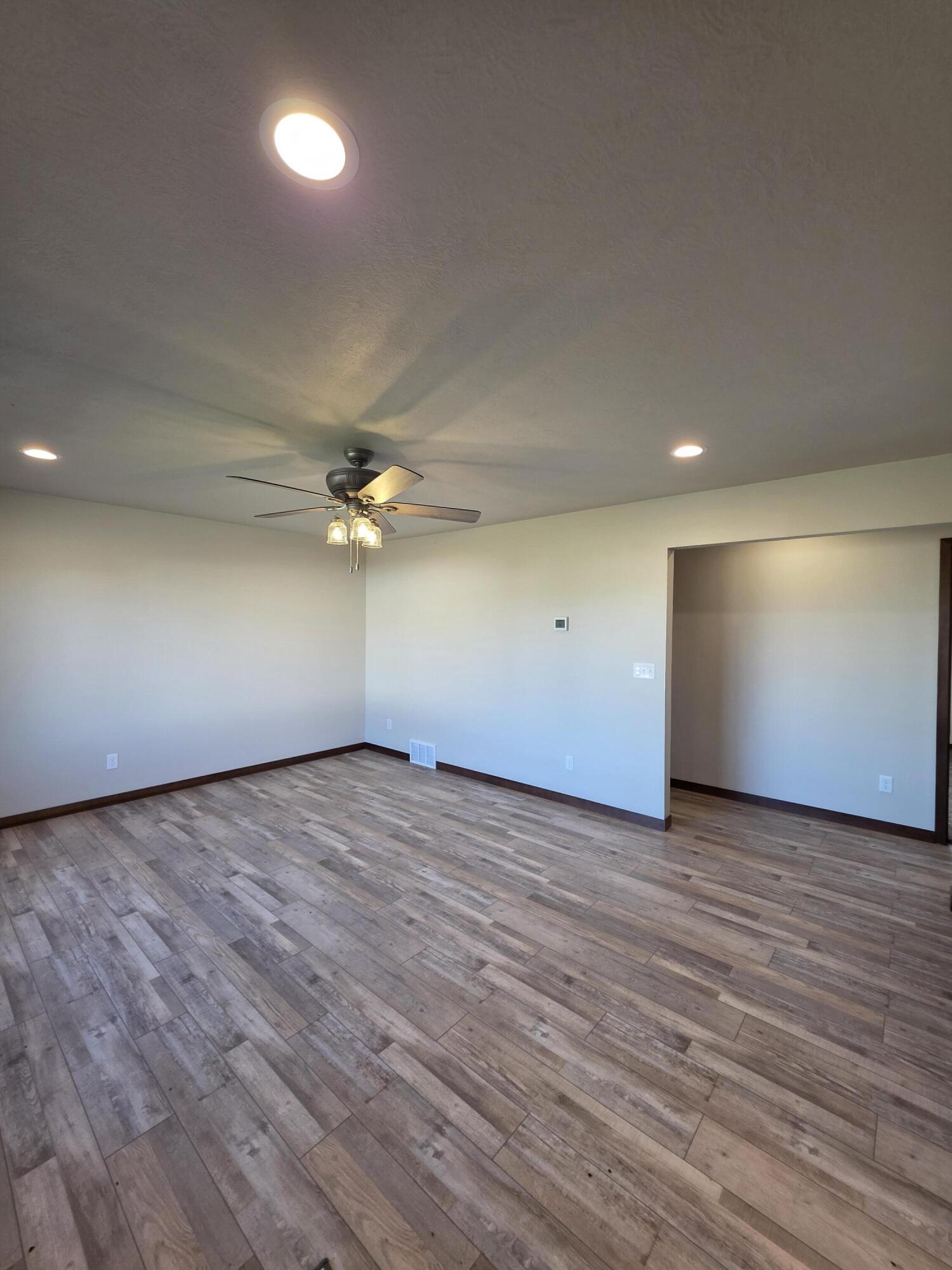 677 N Van't Haaff Dr