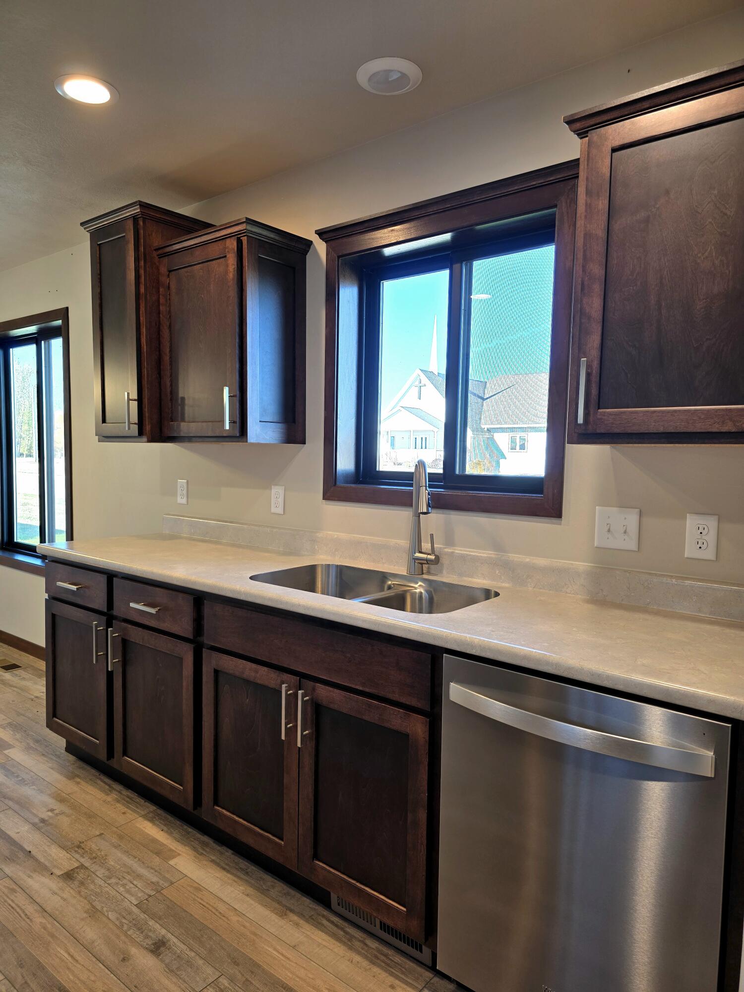 677 N Van't Haaff Dr