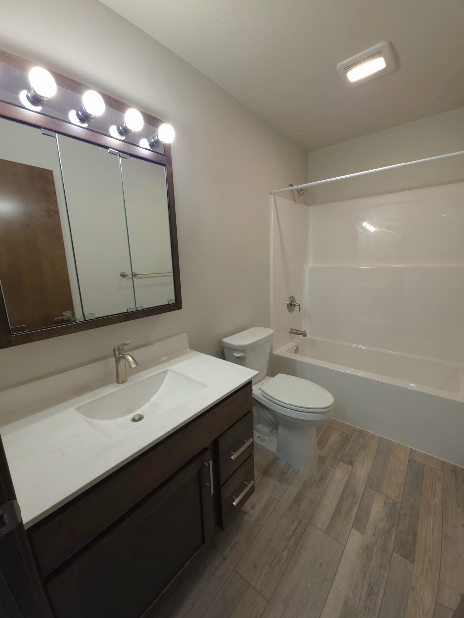 677 N Van't Haaff Dr