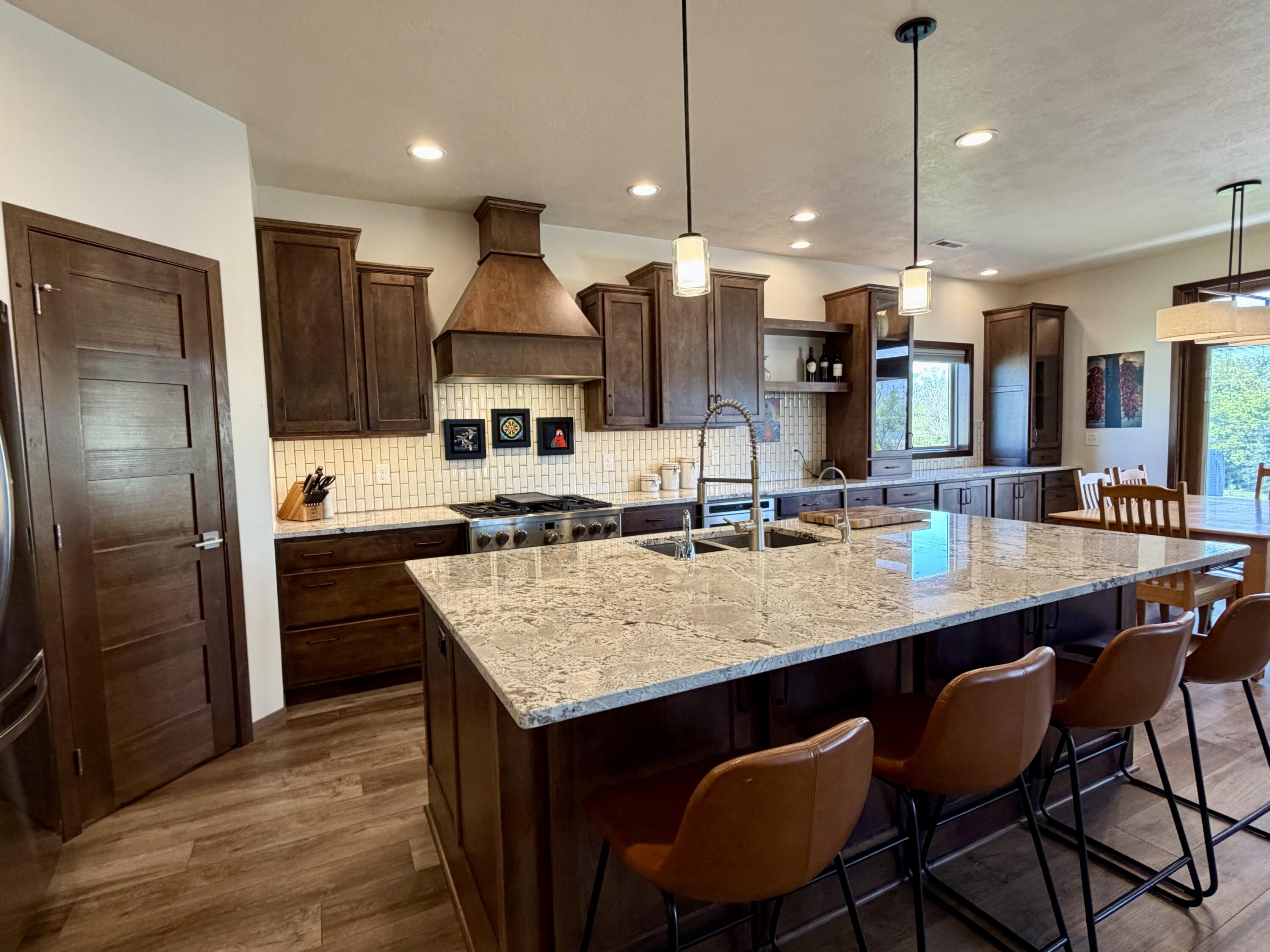 5700 Island Ct