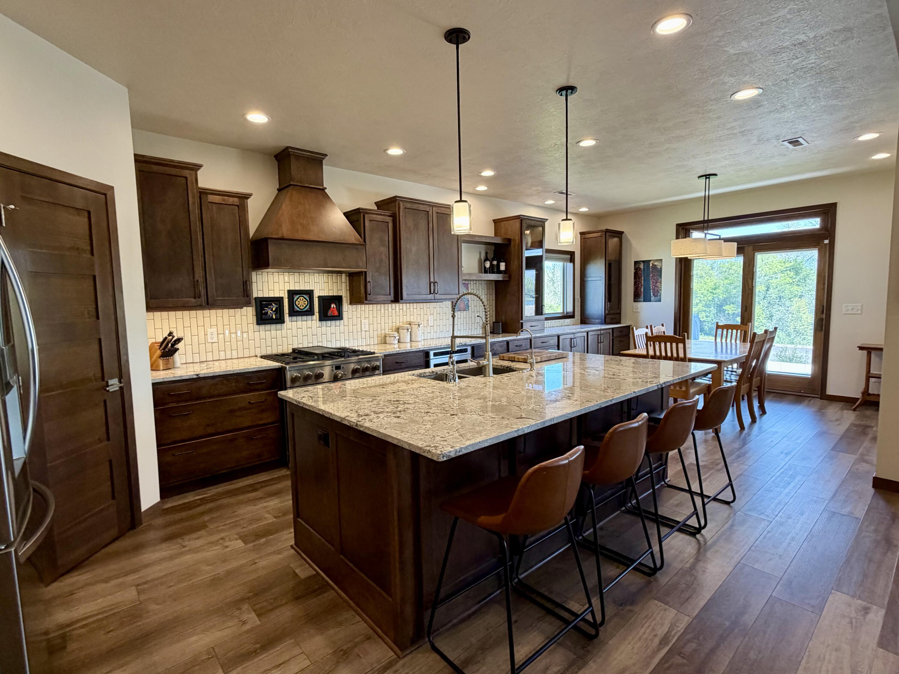5700 Island Ct