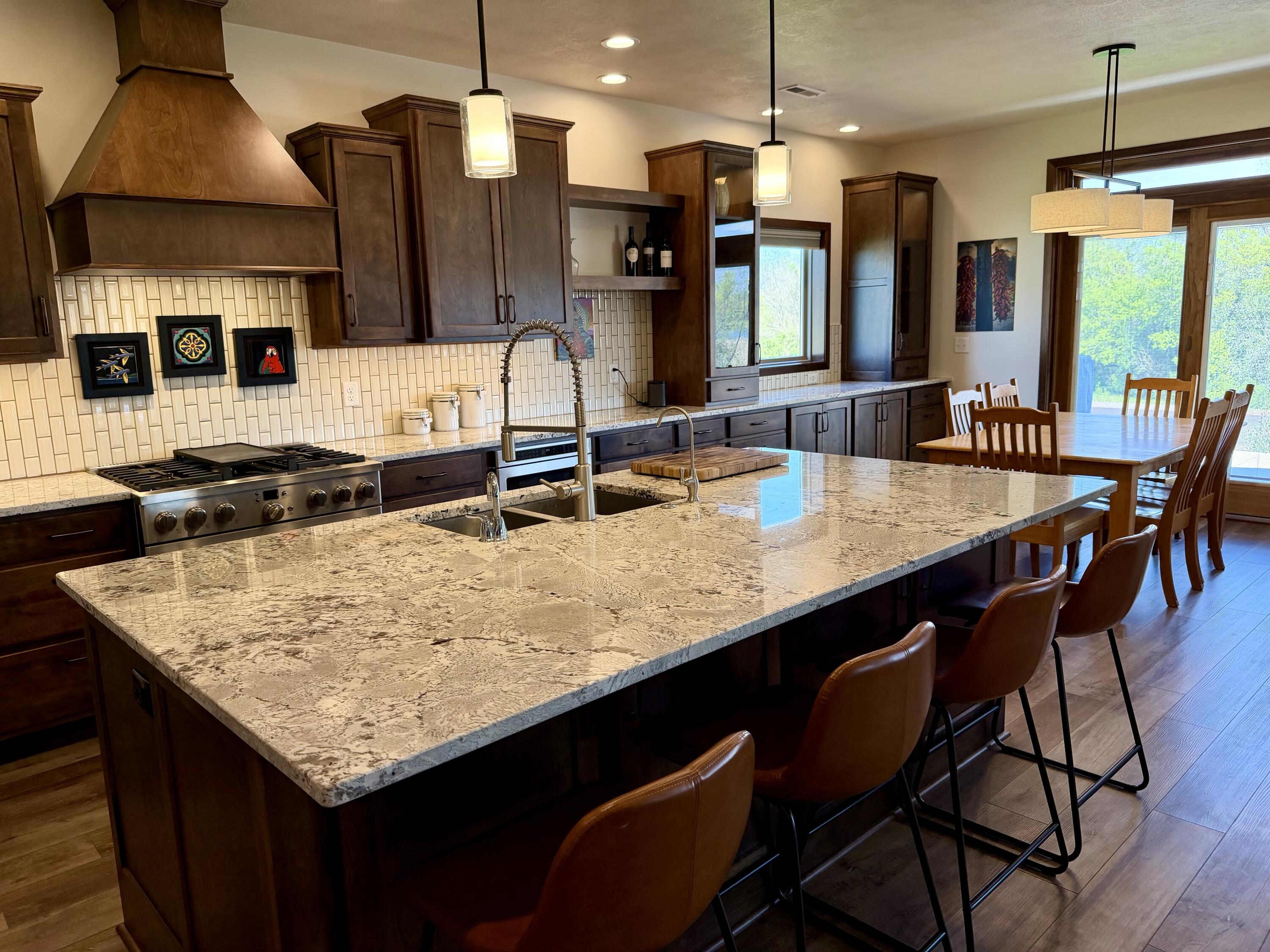 5700 Island Ct