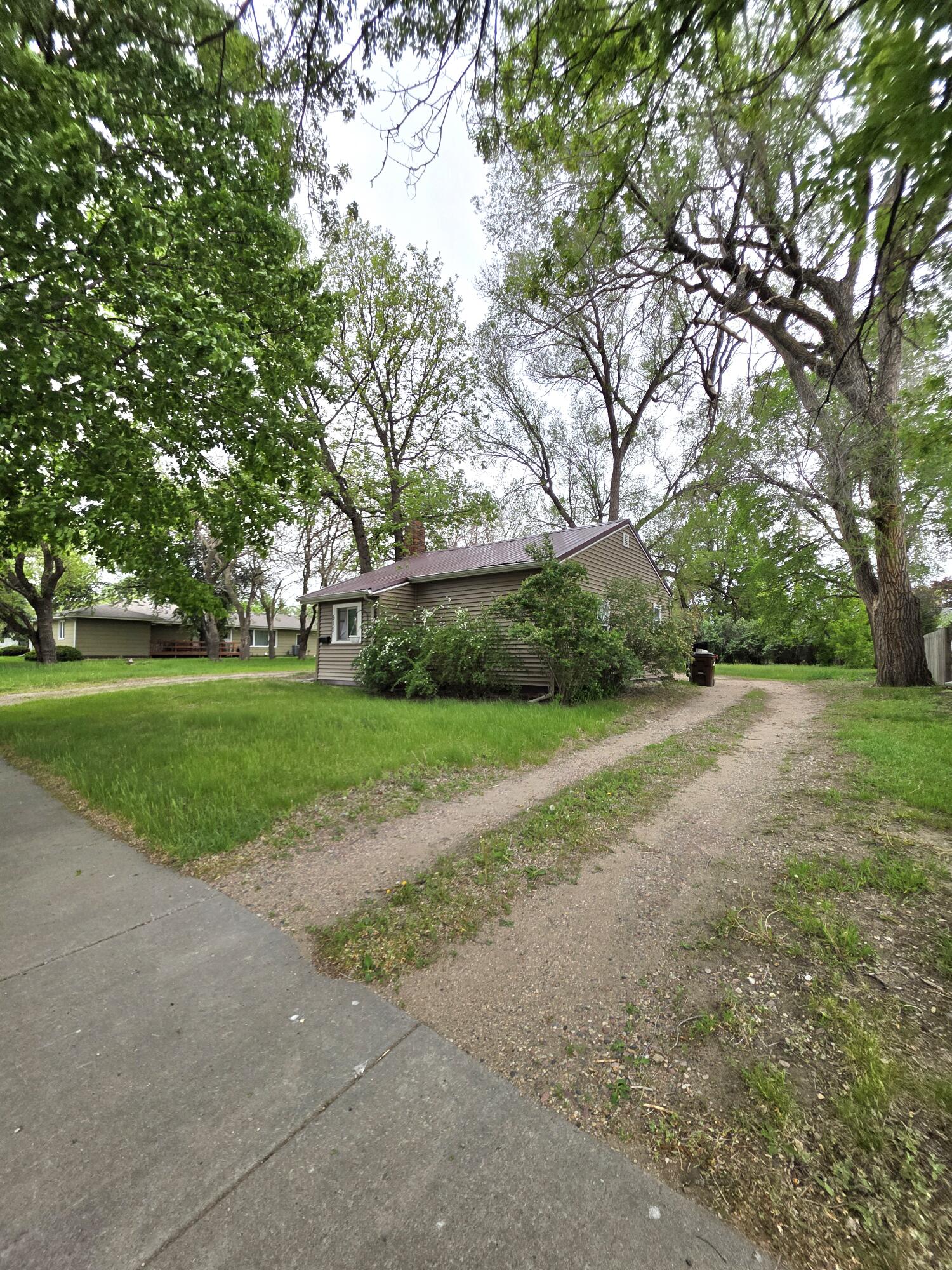 515 W 13th Ave