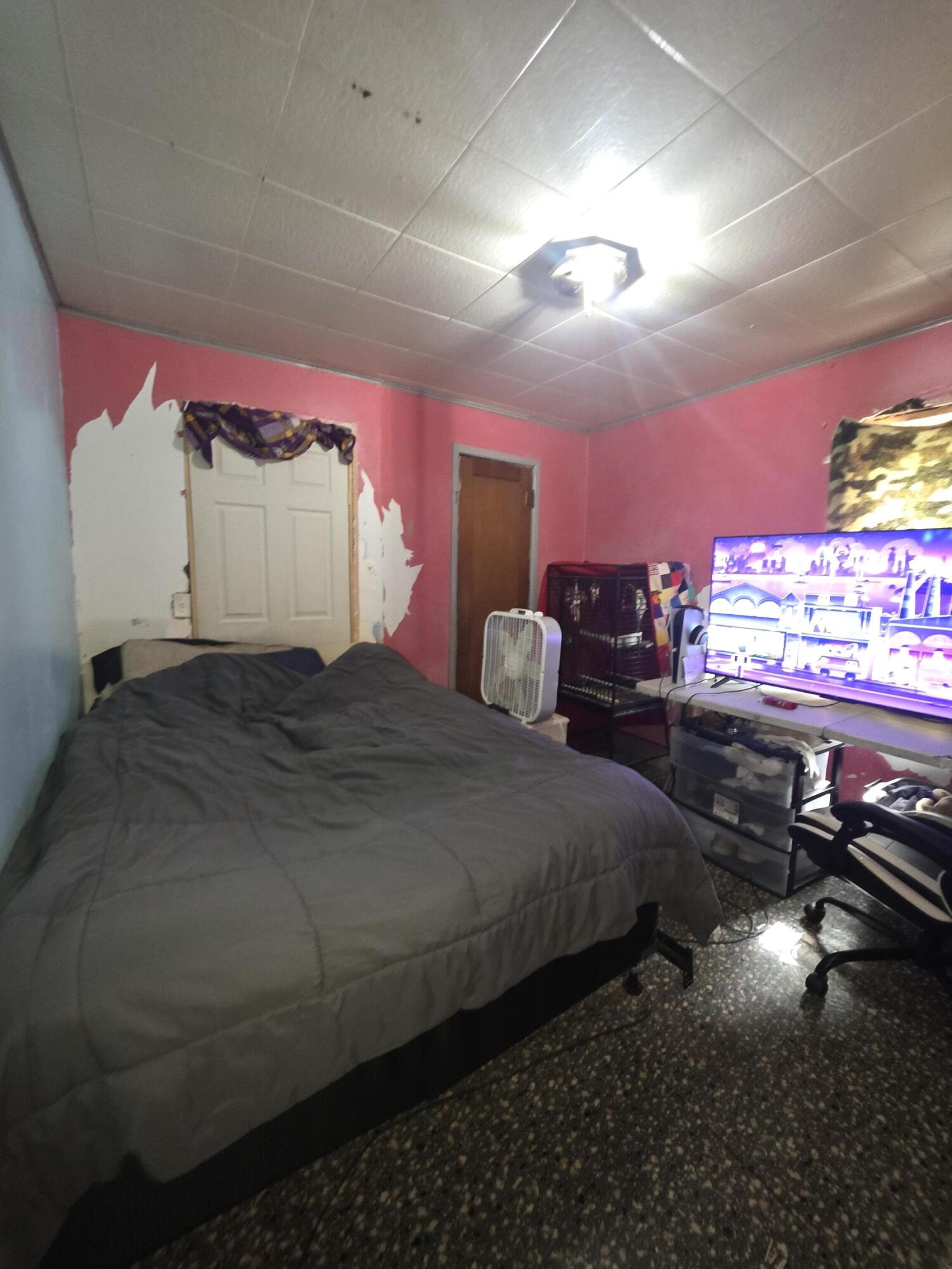 1123 W 3rd Ave