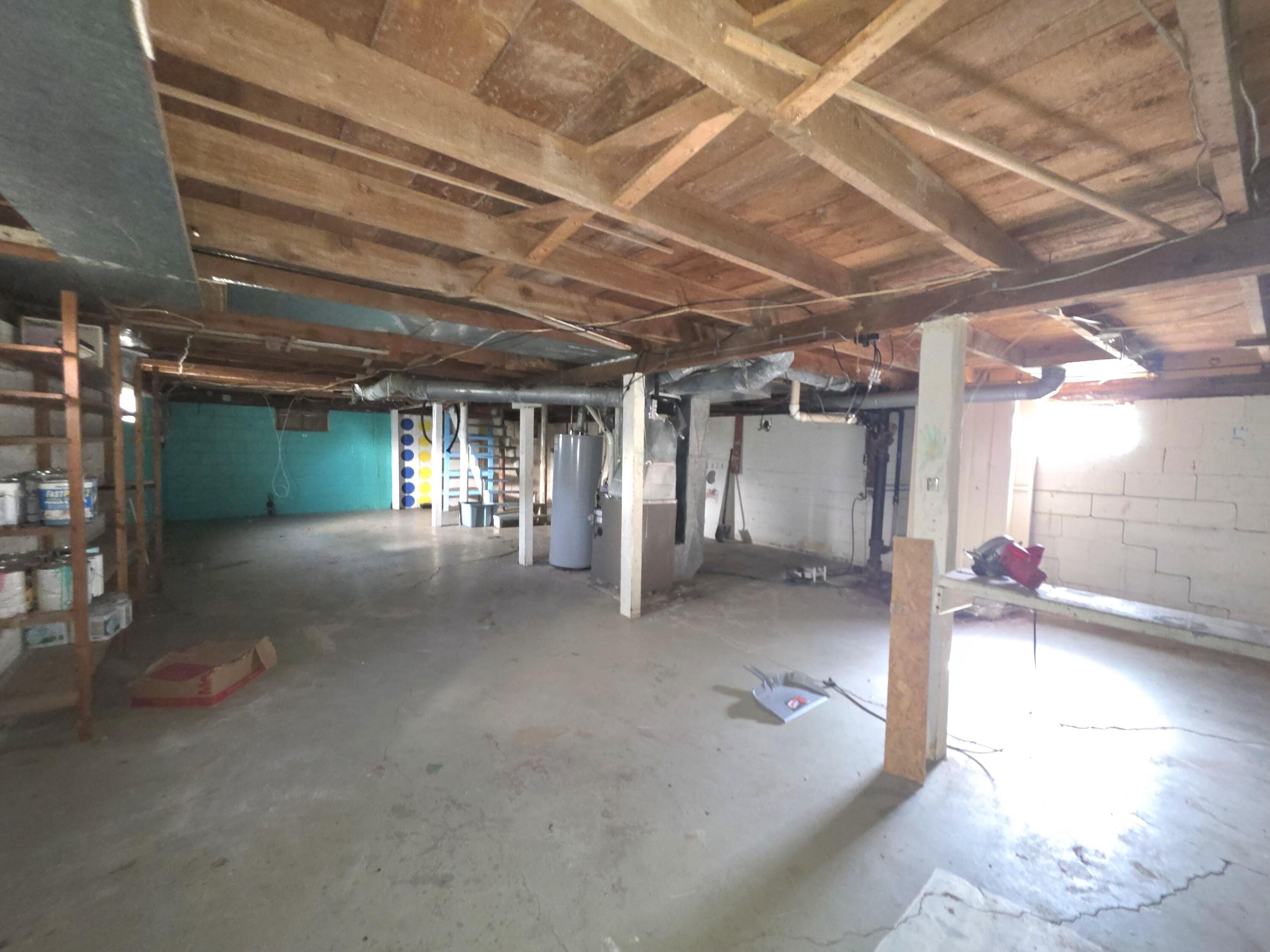 1123 W 3rd Ave