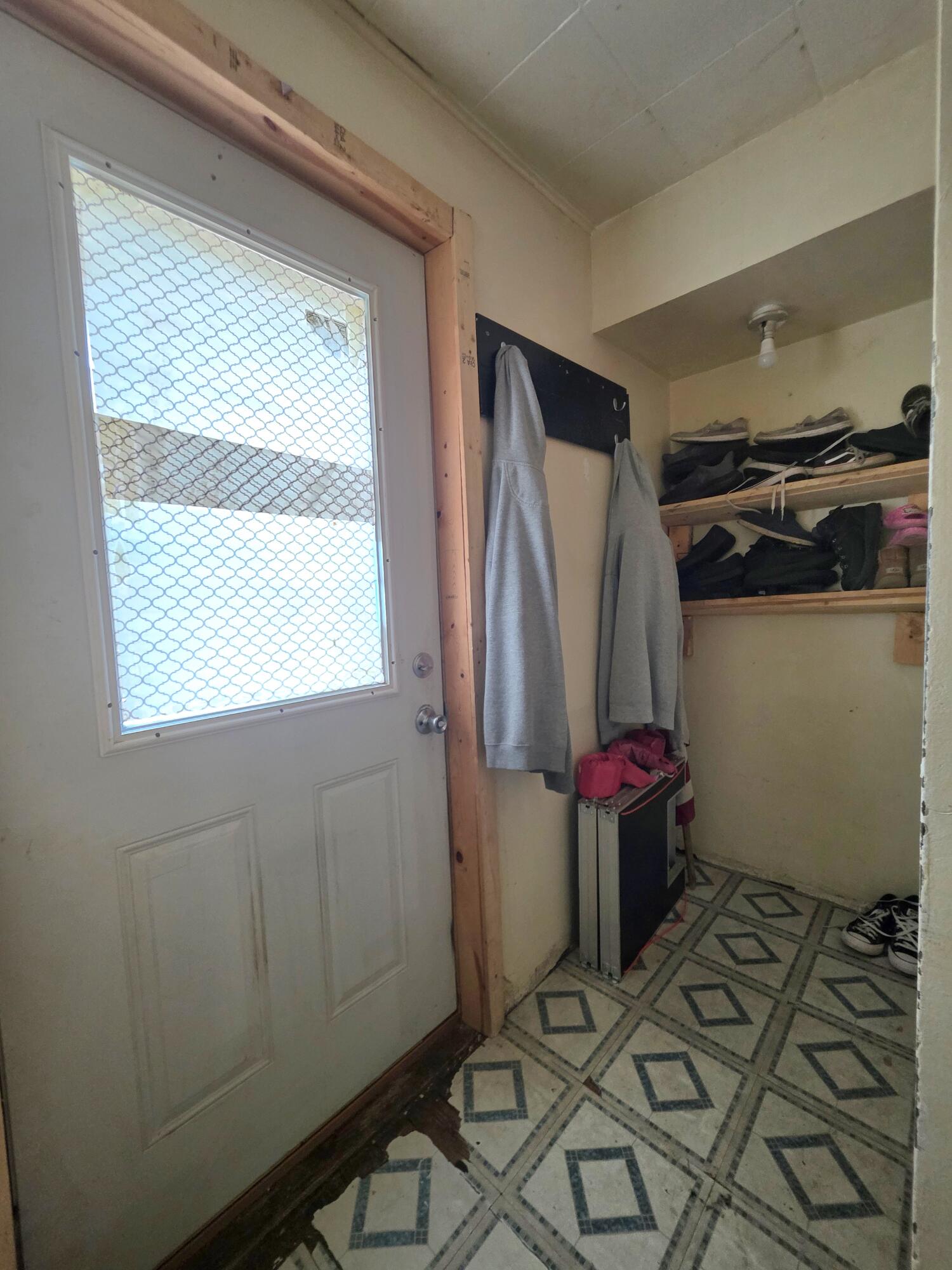 1123 W 3rd Ave