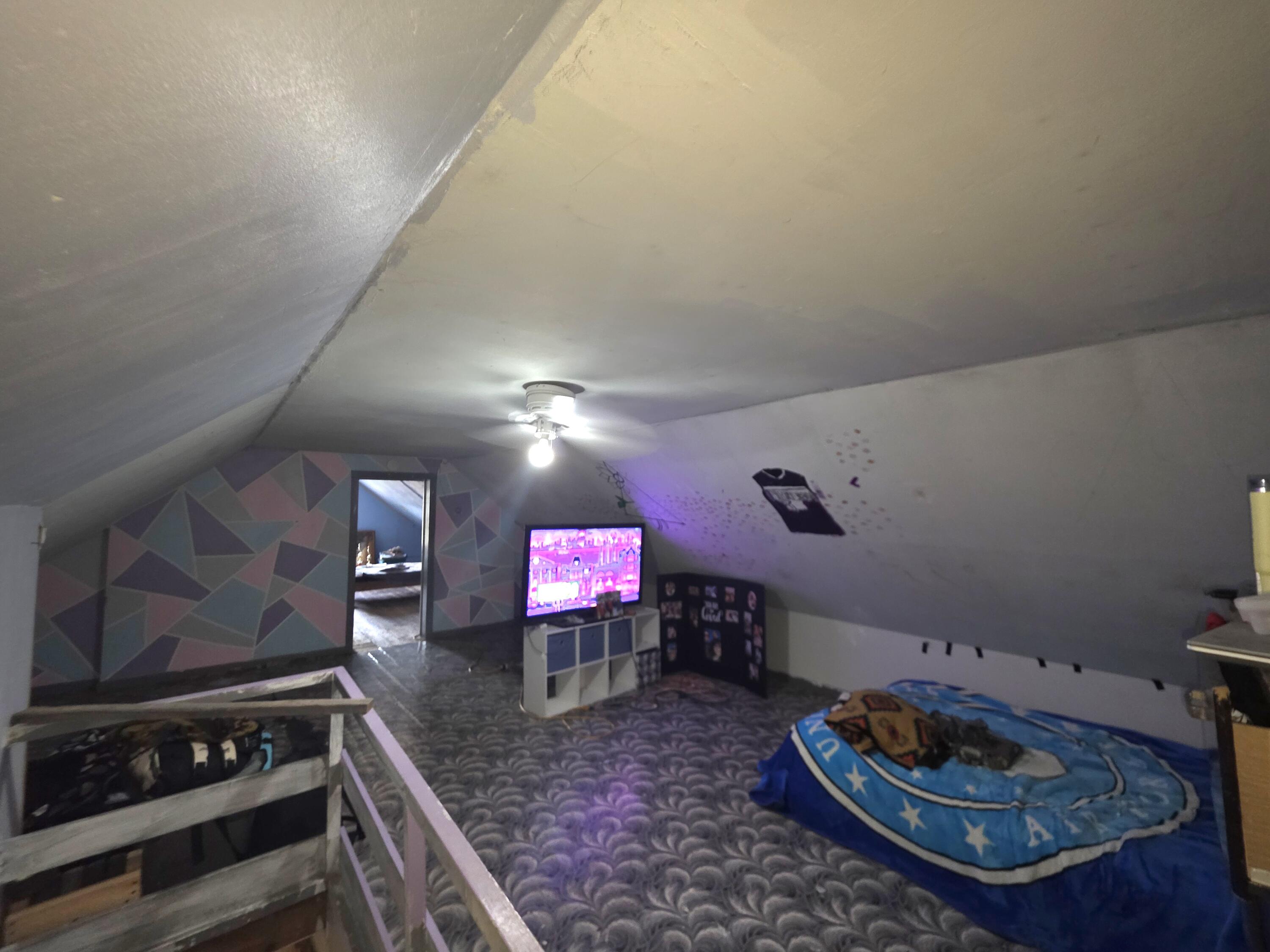 1123 W 3rd Ave