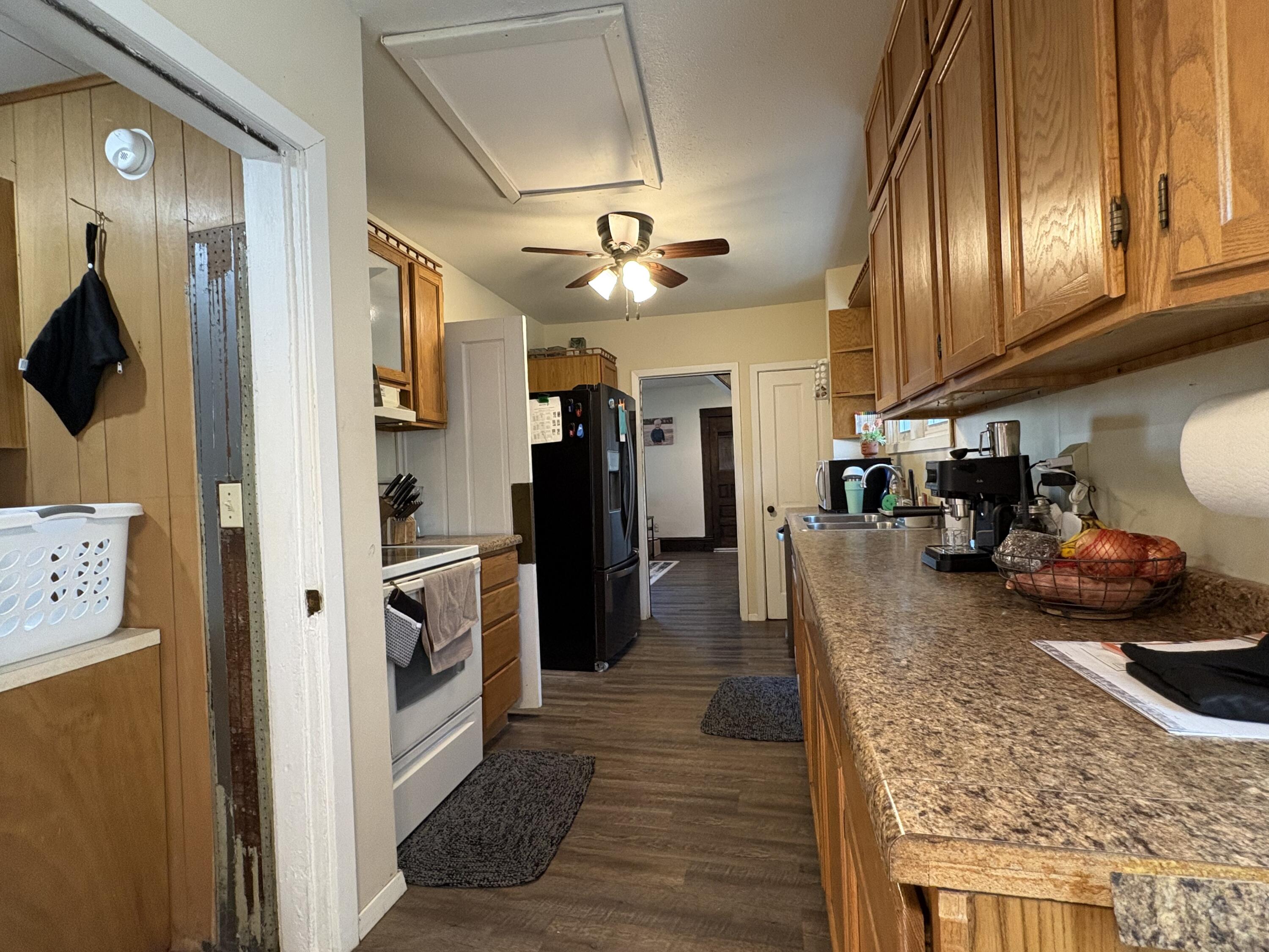 112 W 2nd St