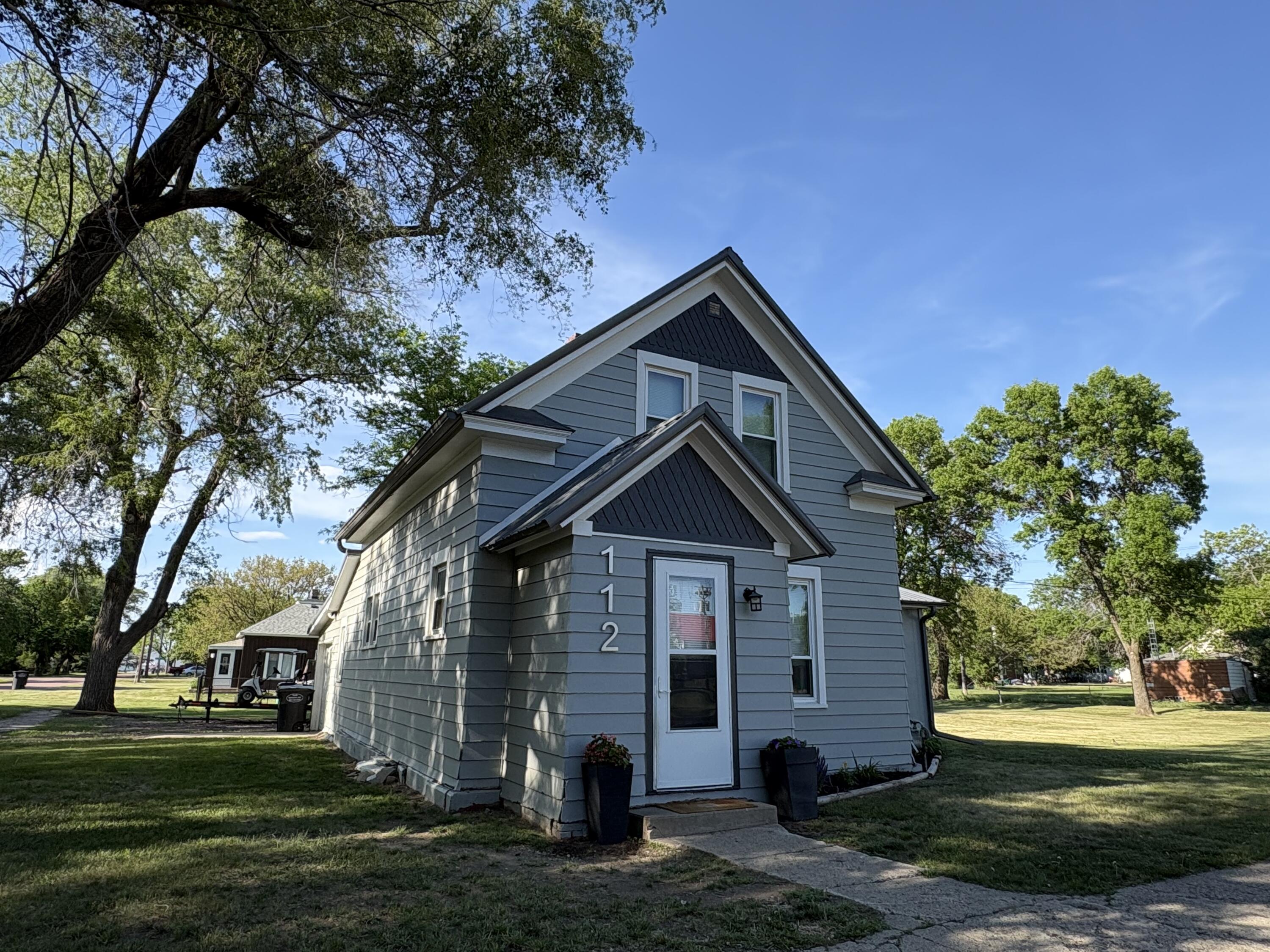 112 W 2nd St
