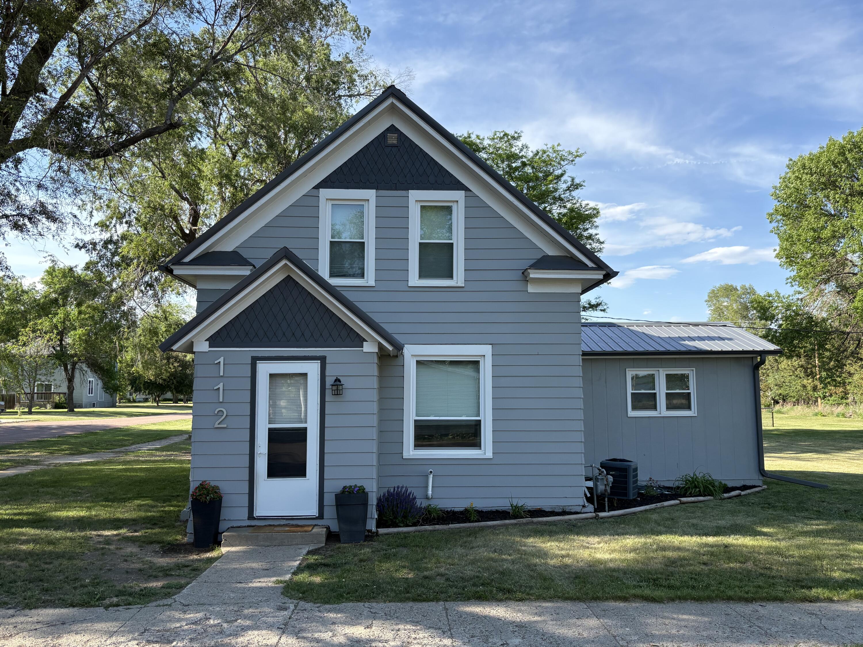 112 W 2nd St