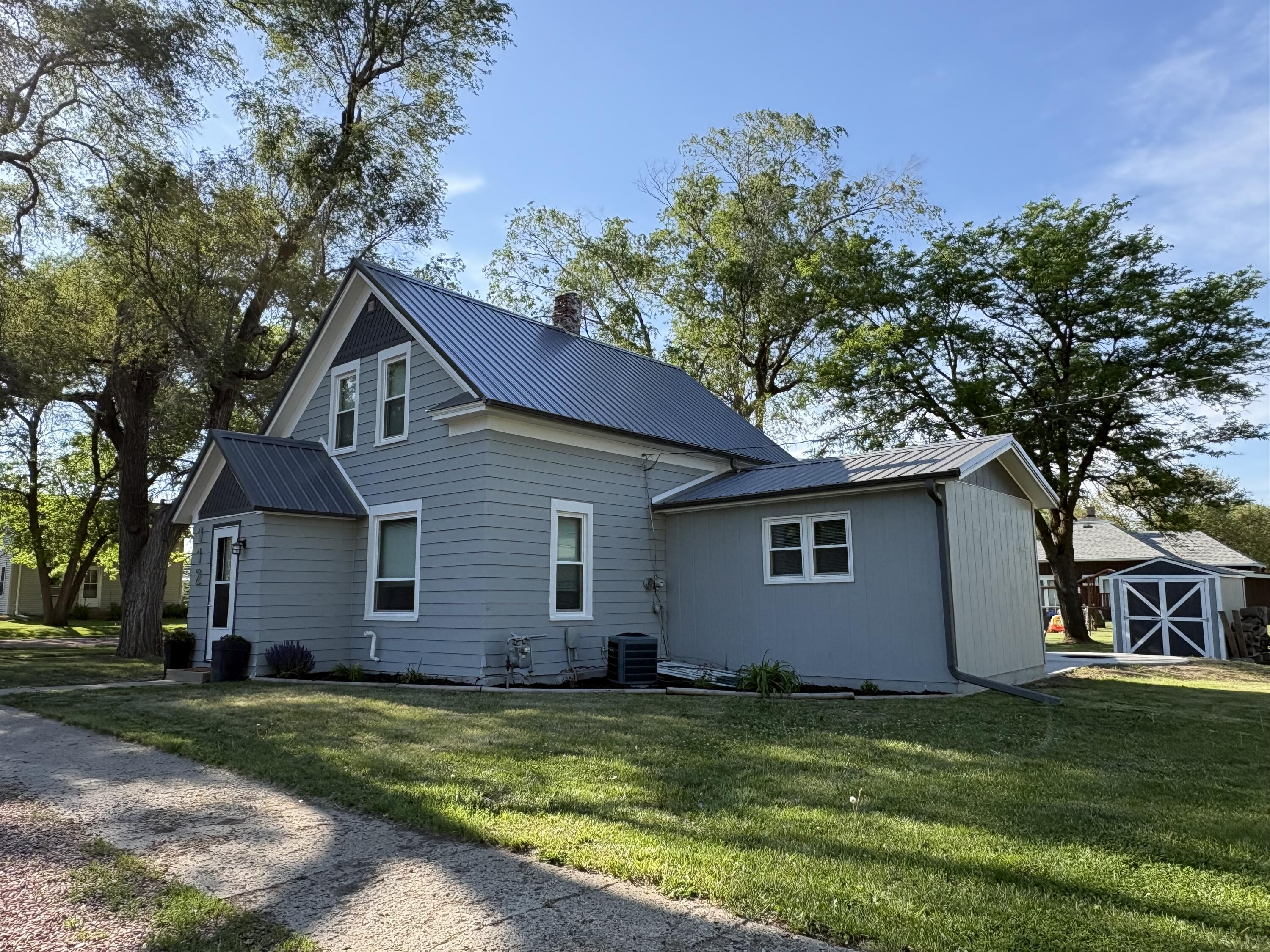 112 W 2nd St