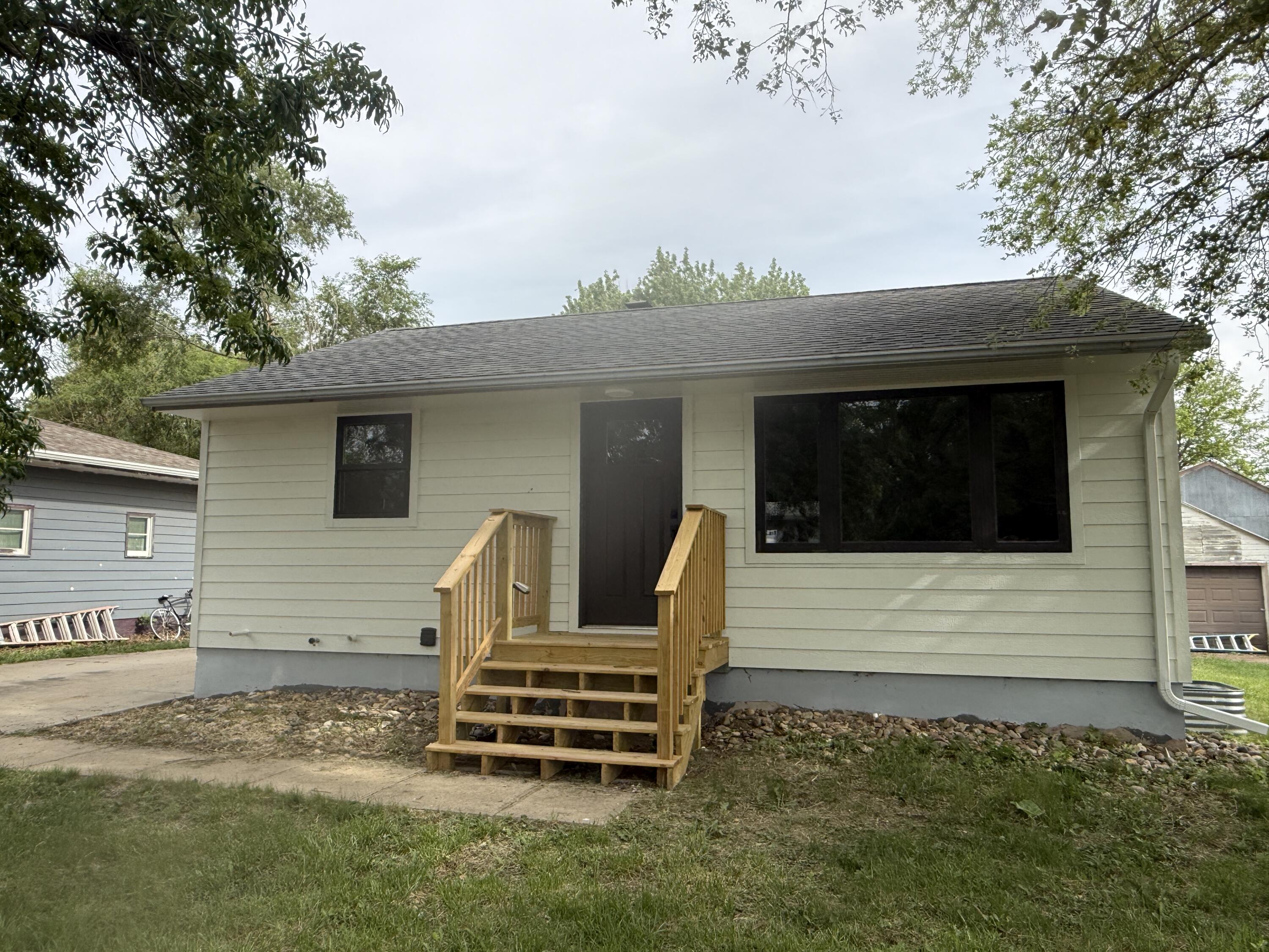 148 NE North