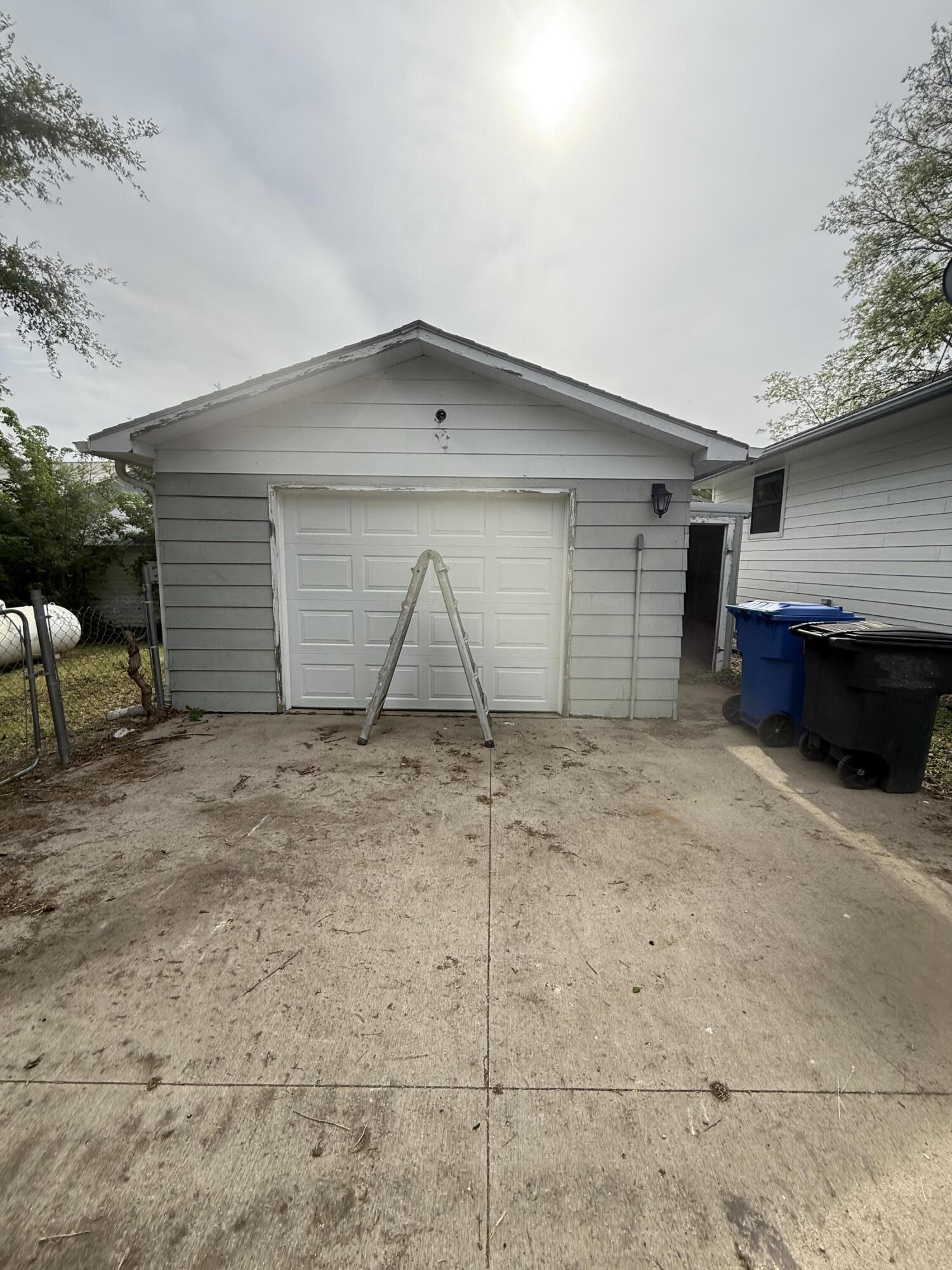 148 NE North