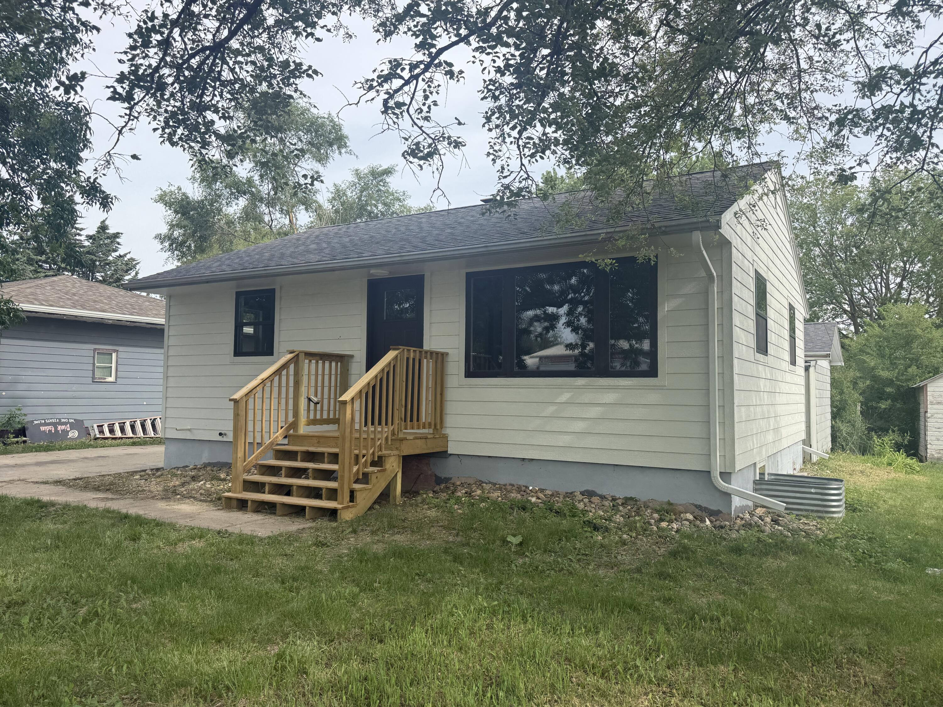 148 NE North