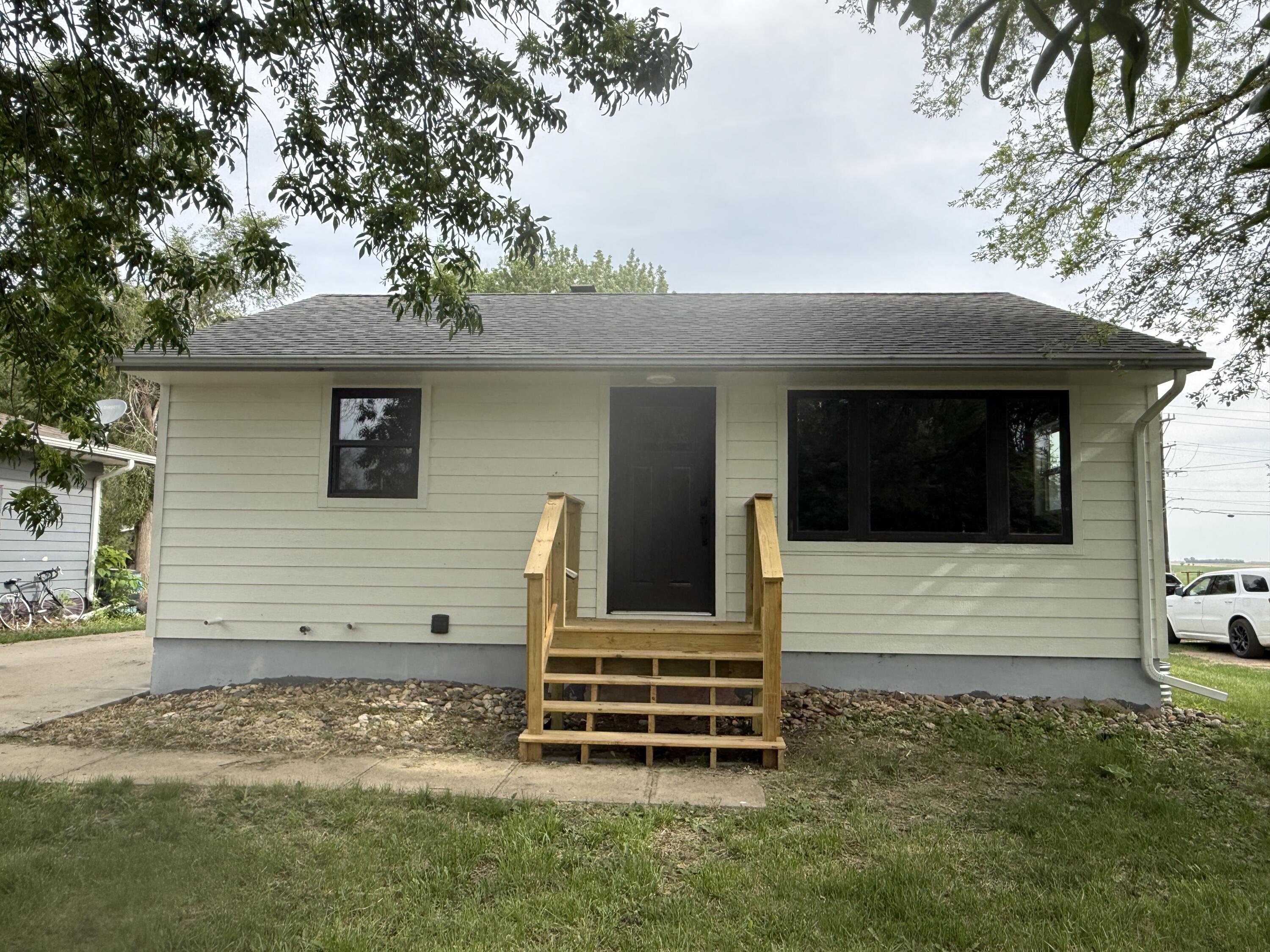 148 NE North