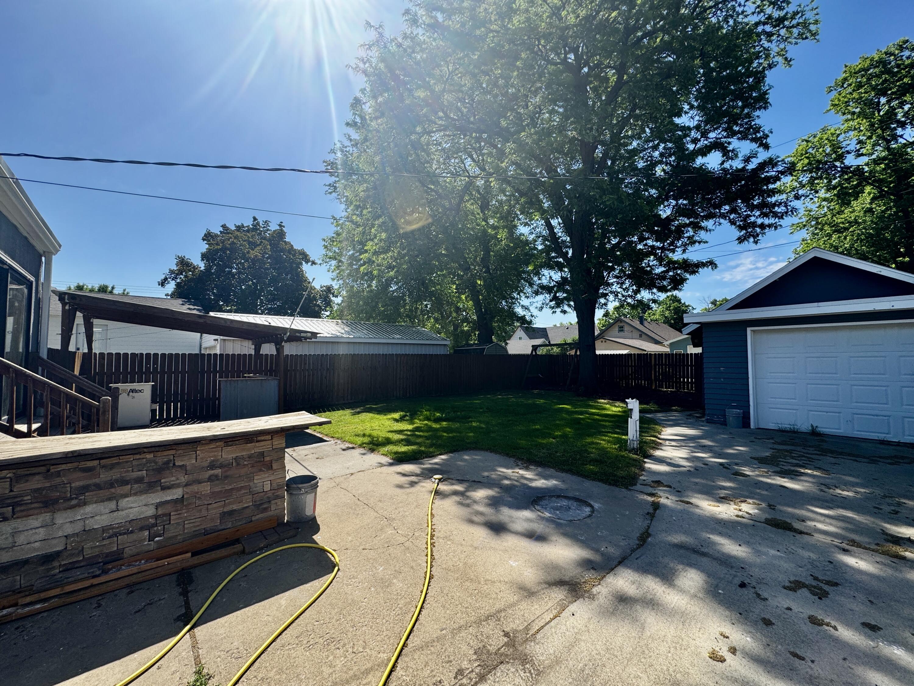 613 E 3rd Ave