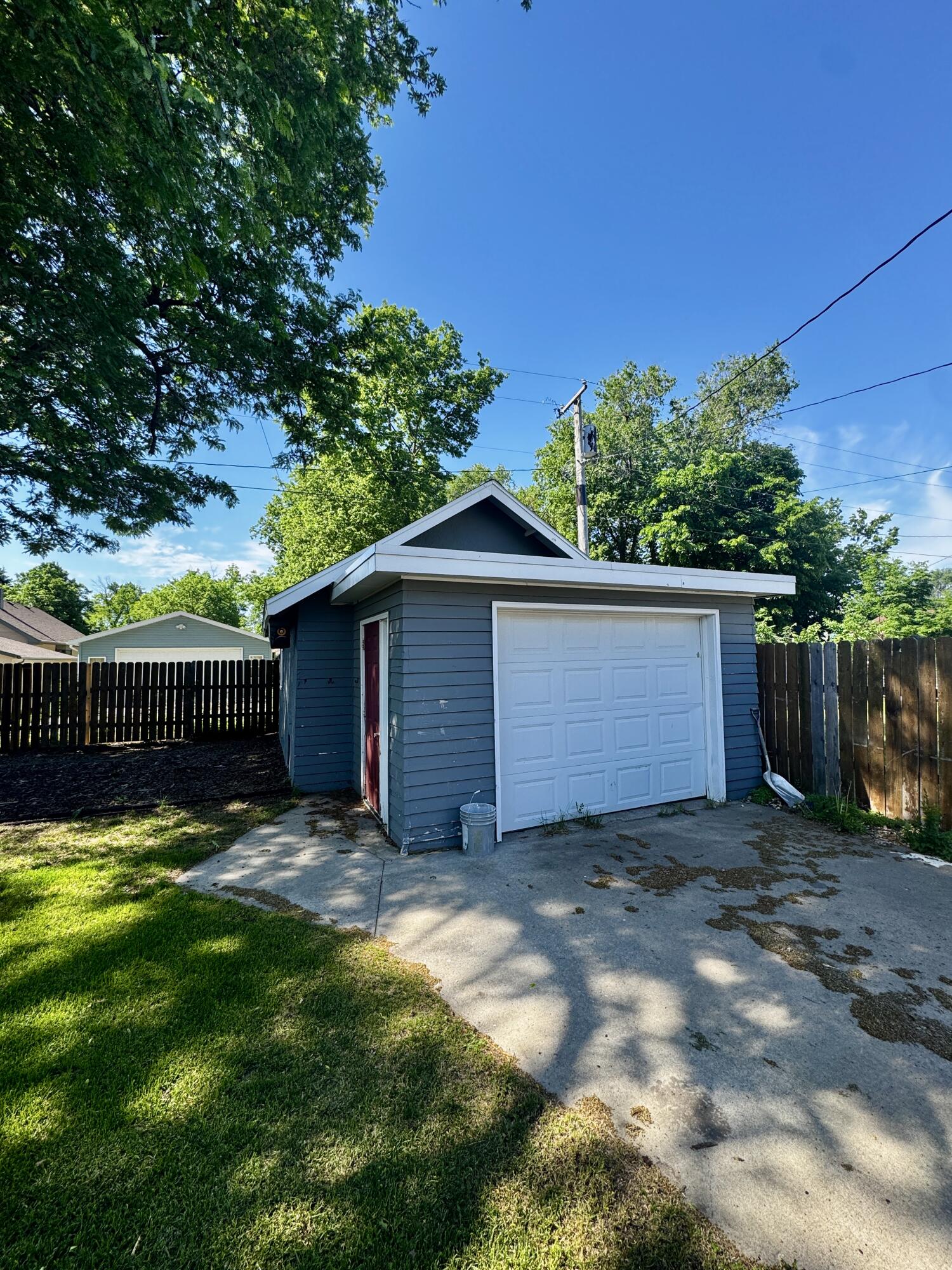 613 E 3rd Ave