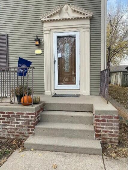 821 W 4th Ave