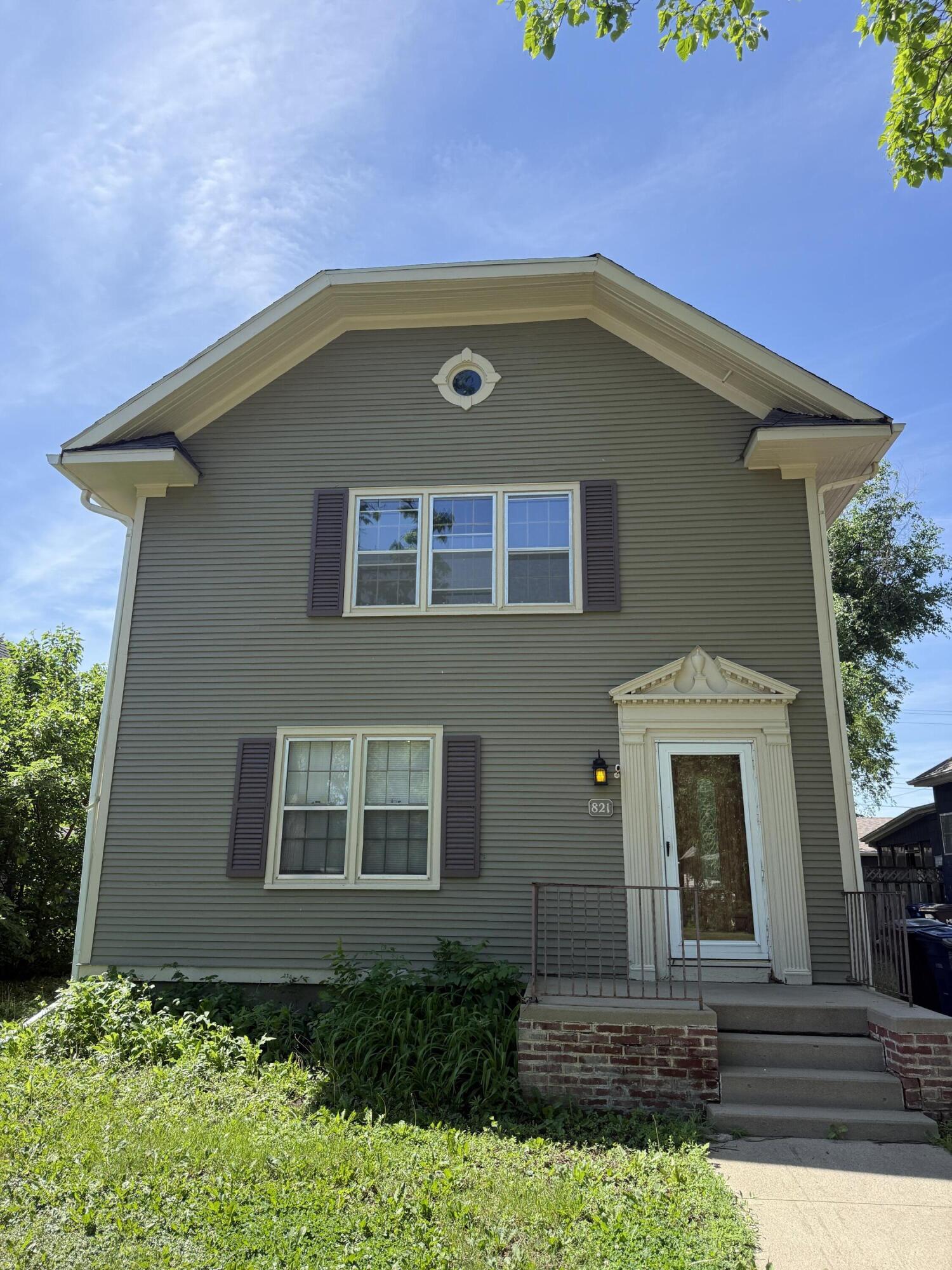821 W 4th Ave
