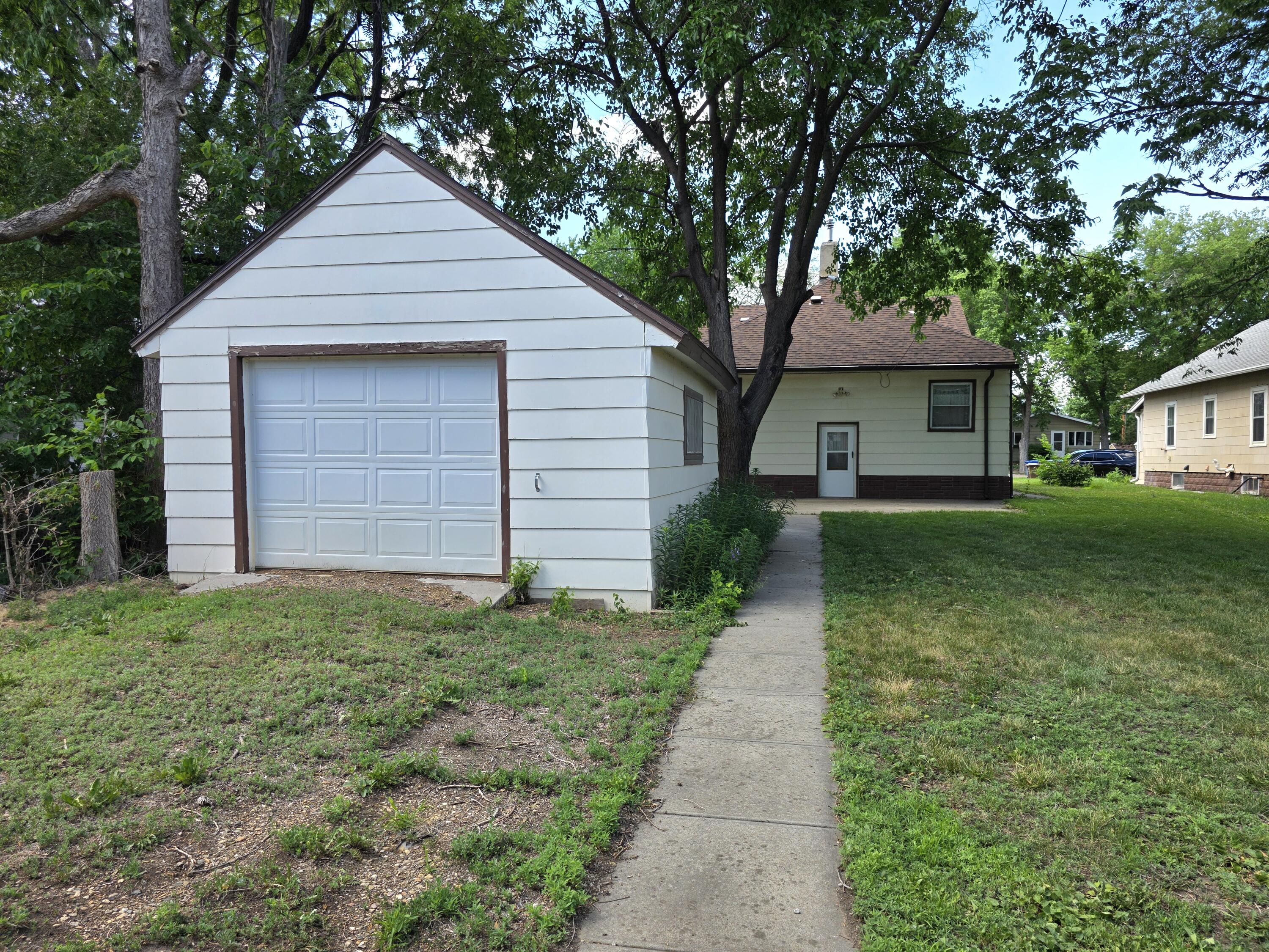 1021 E 3rd Ave
