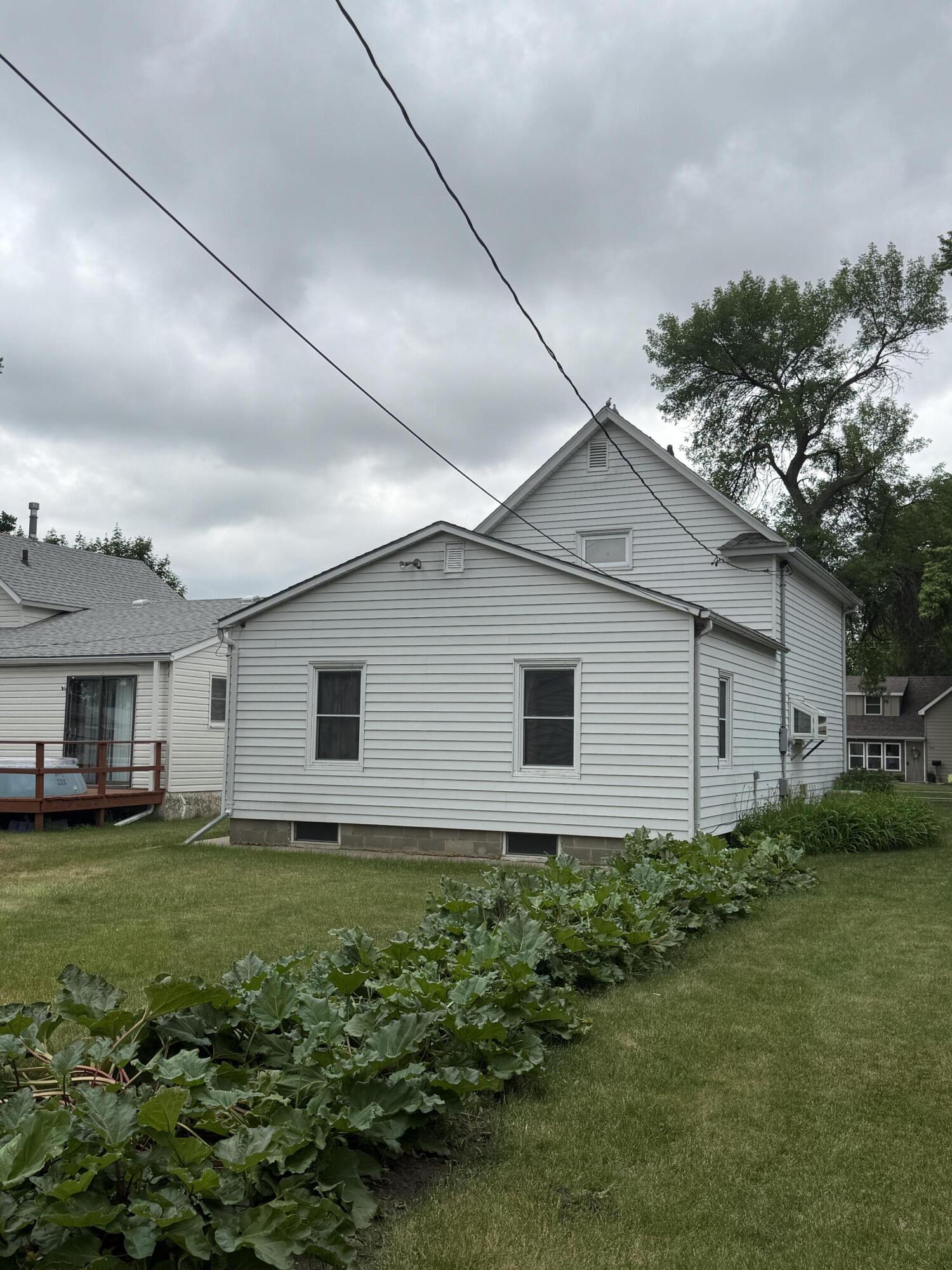 706 E 7th Ave