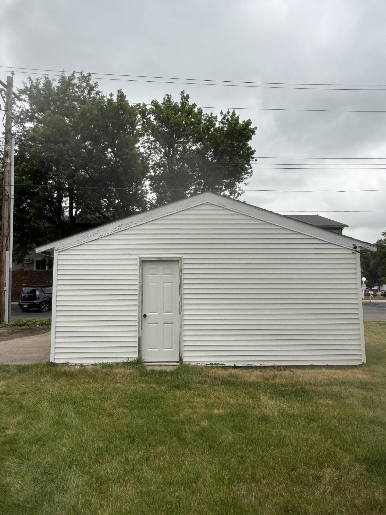 706 E 7th Ave