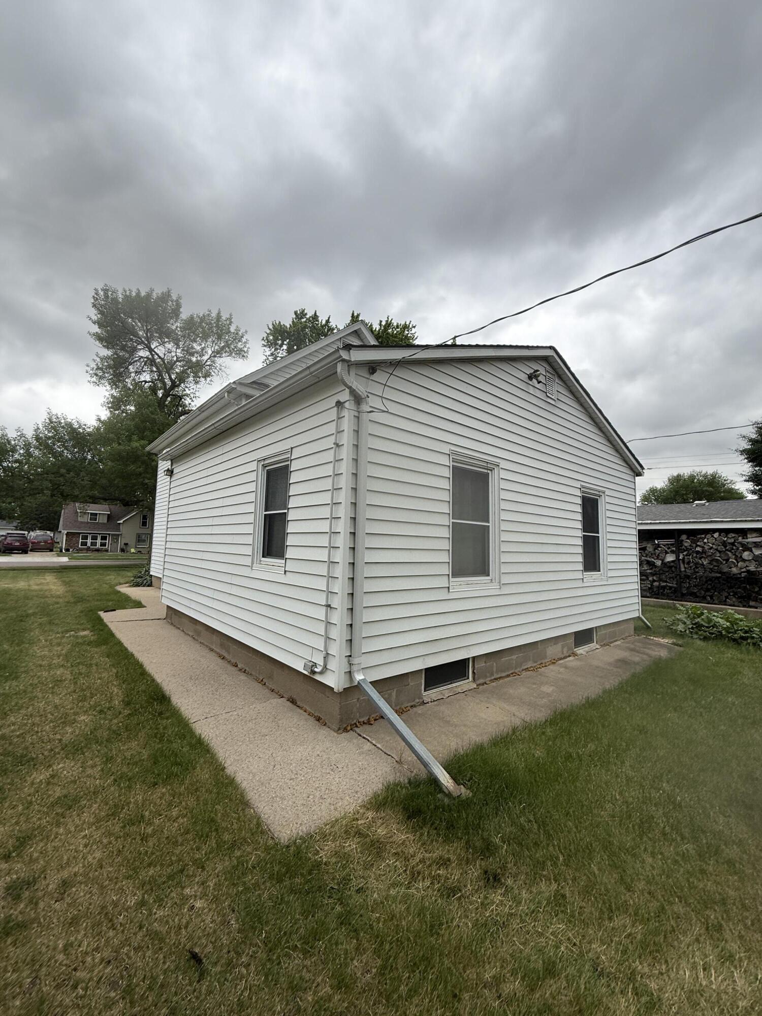 706 E 7th Ave