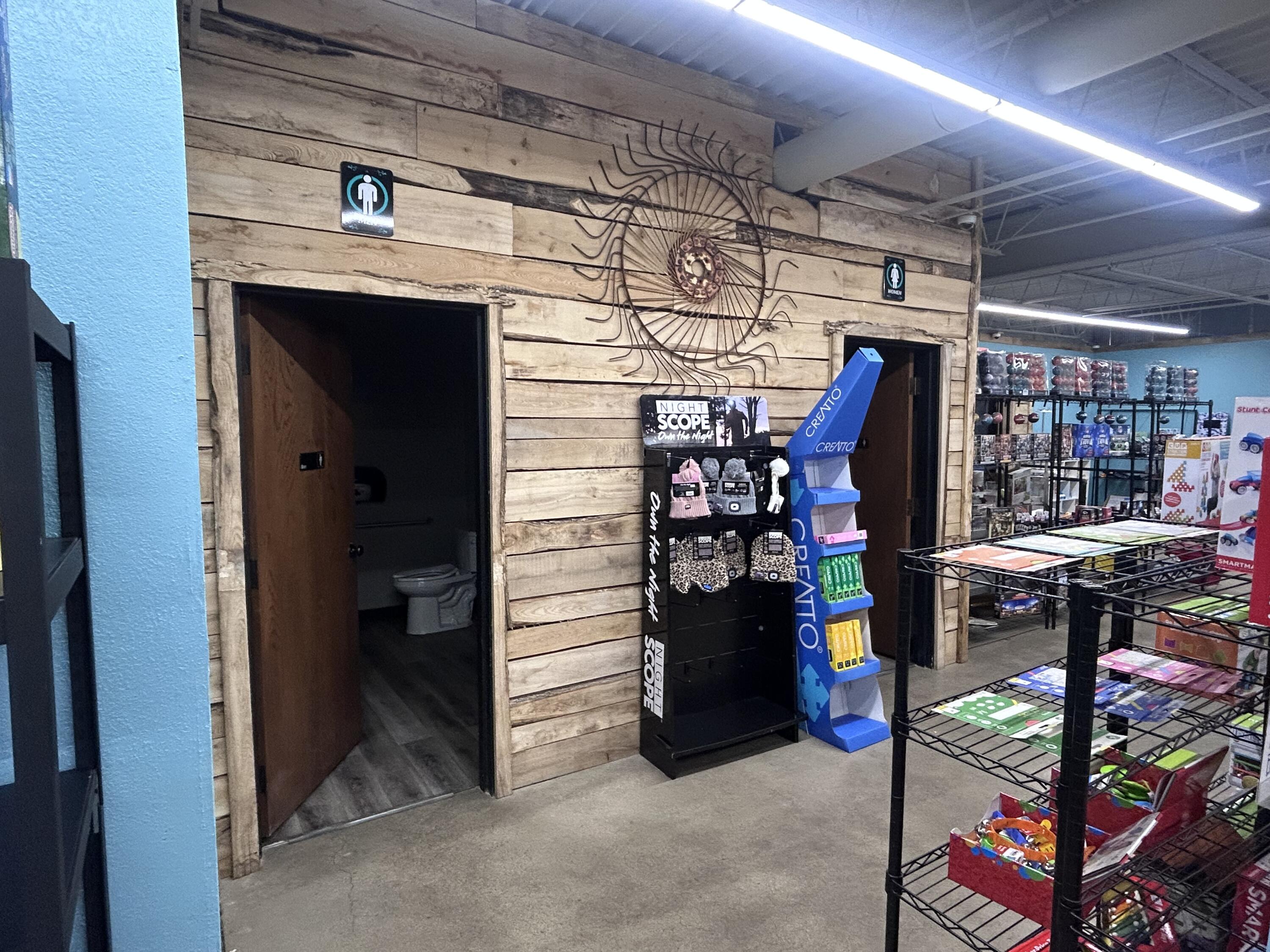 615 N Main St