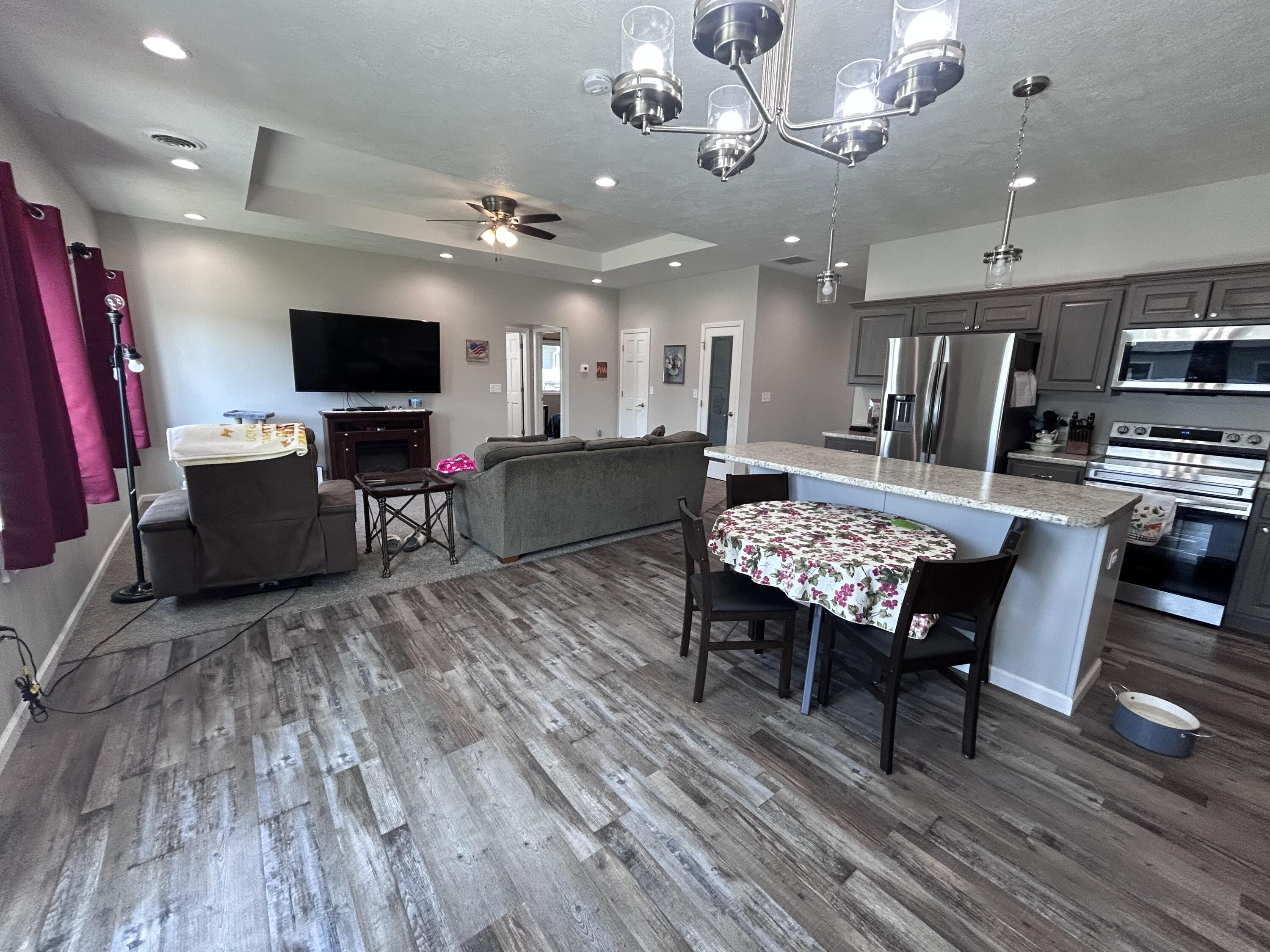 2823 Cottonwood Cir
