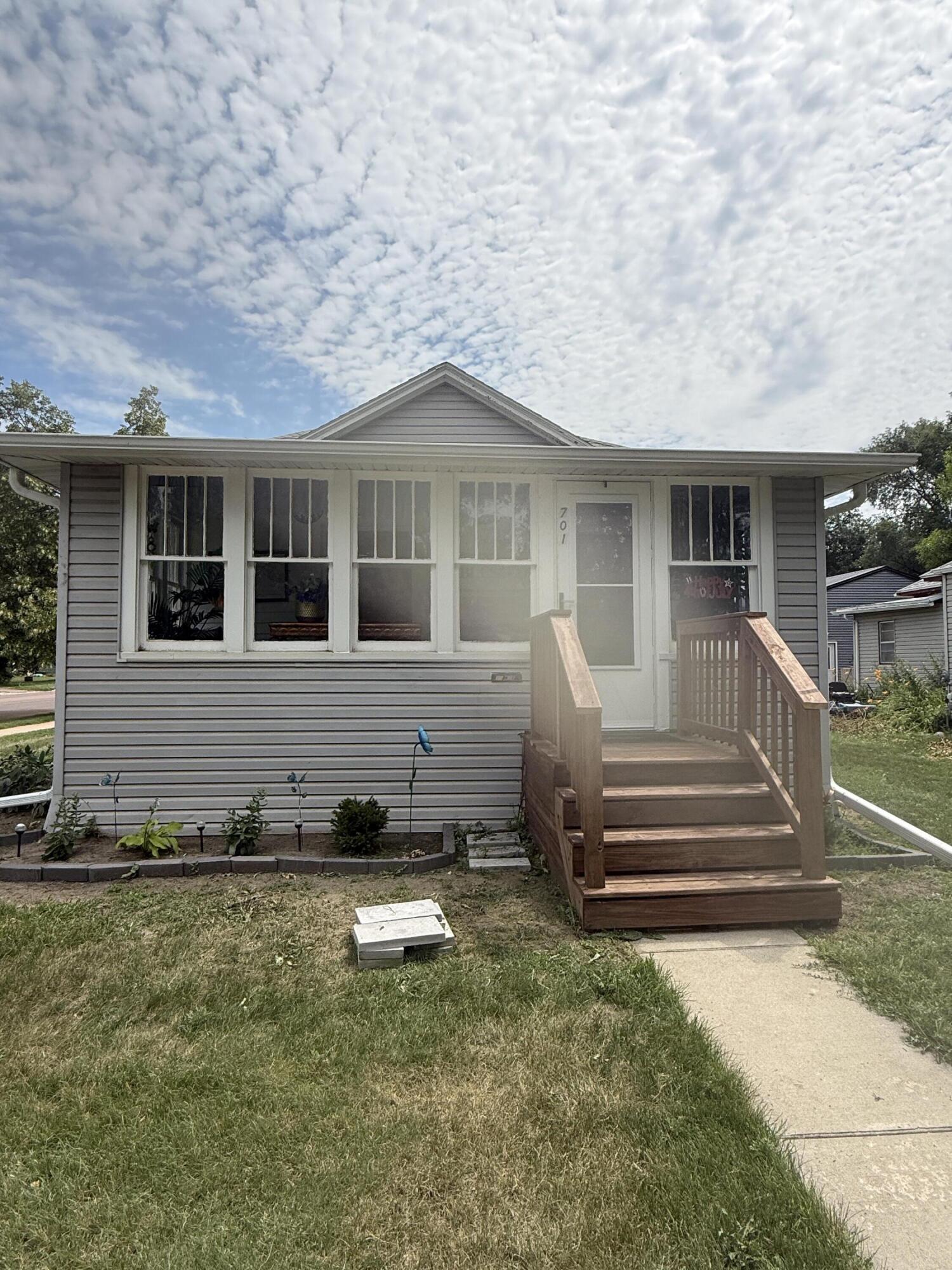 701 W 6th Ave