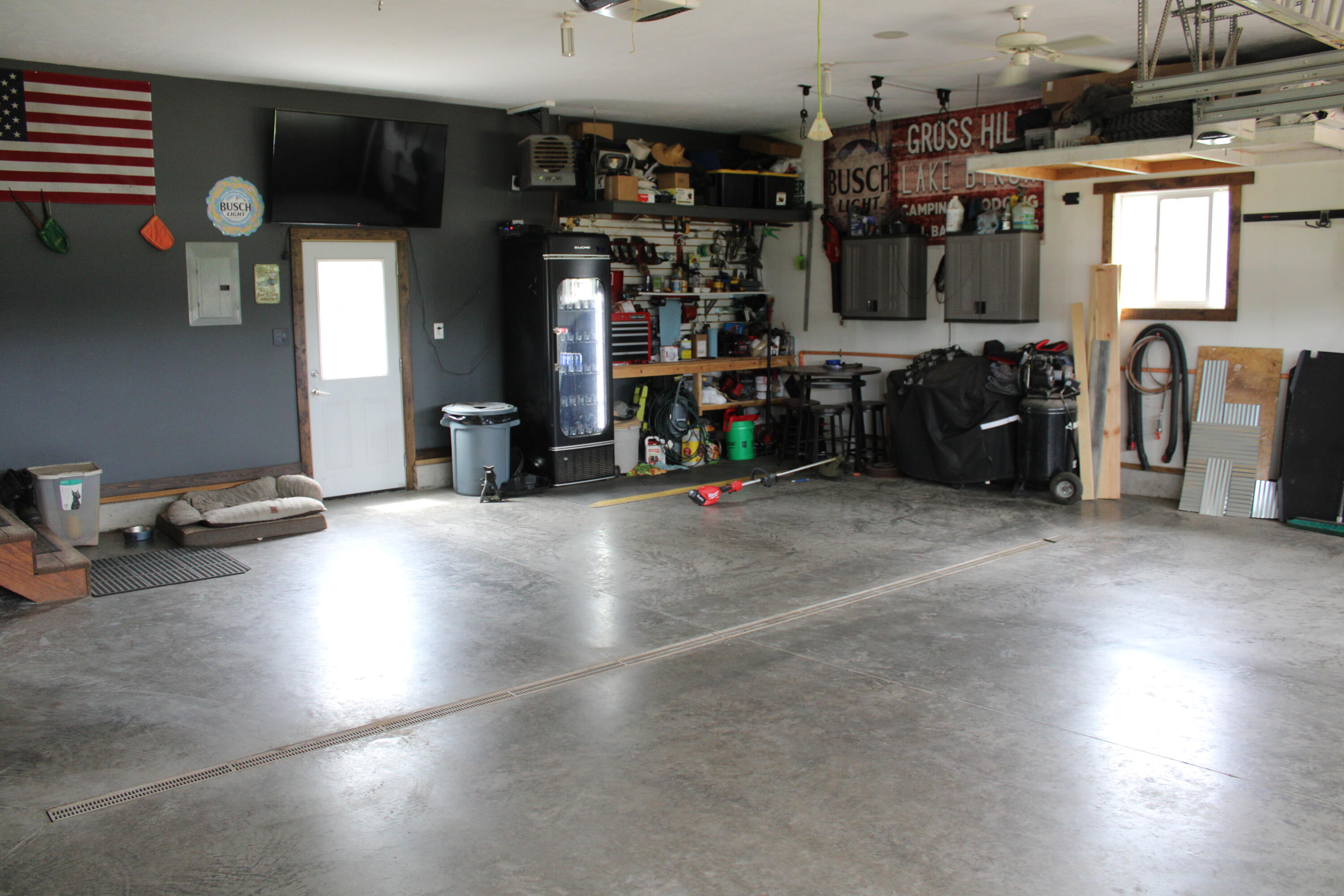 2525 Anthony Ave