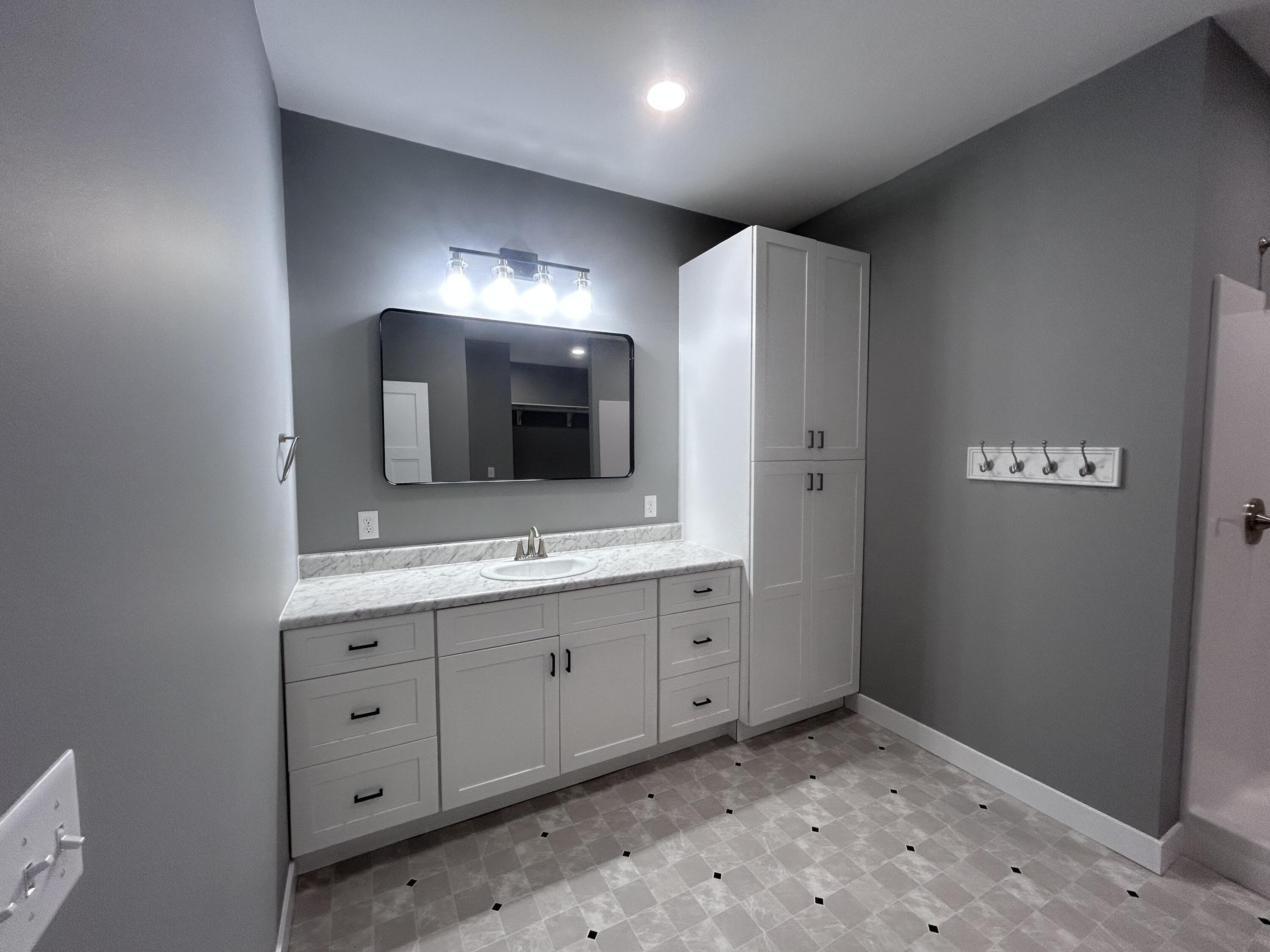 1145 Woods Cir