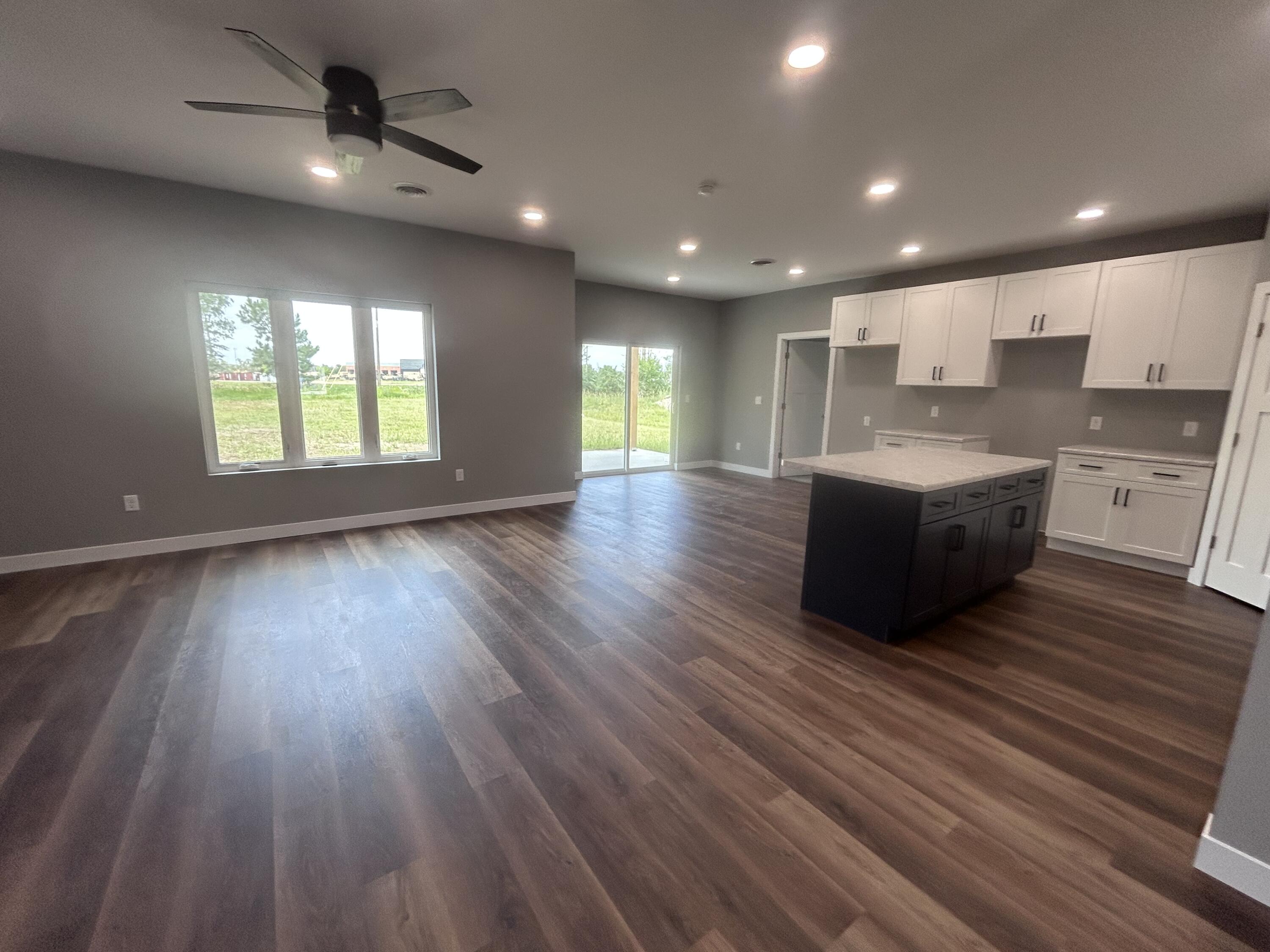 1145 Woods Cir