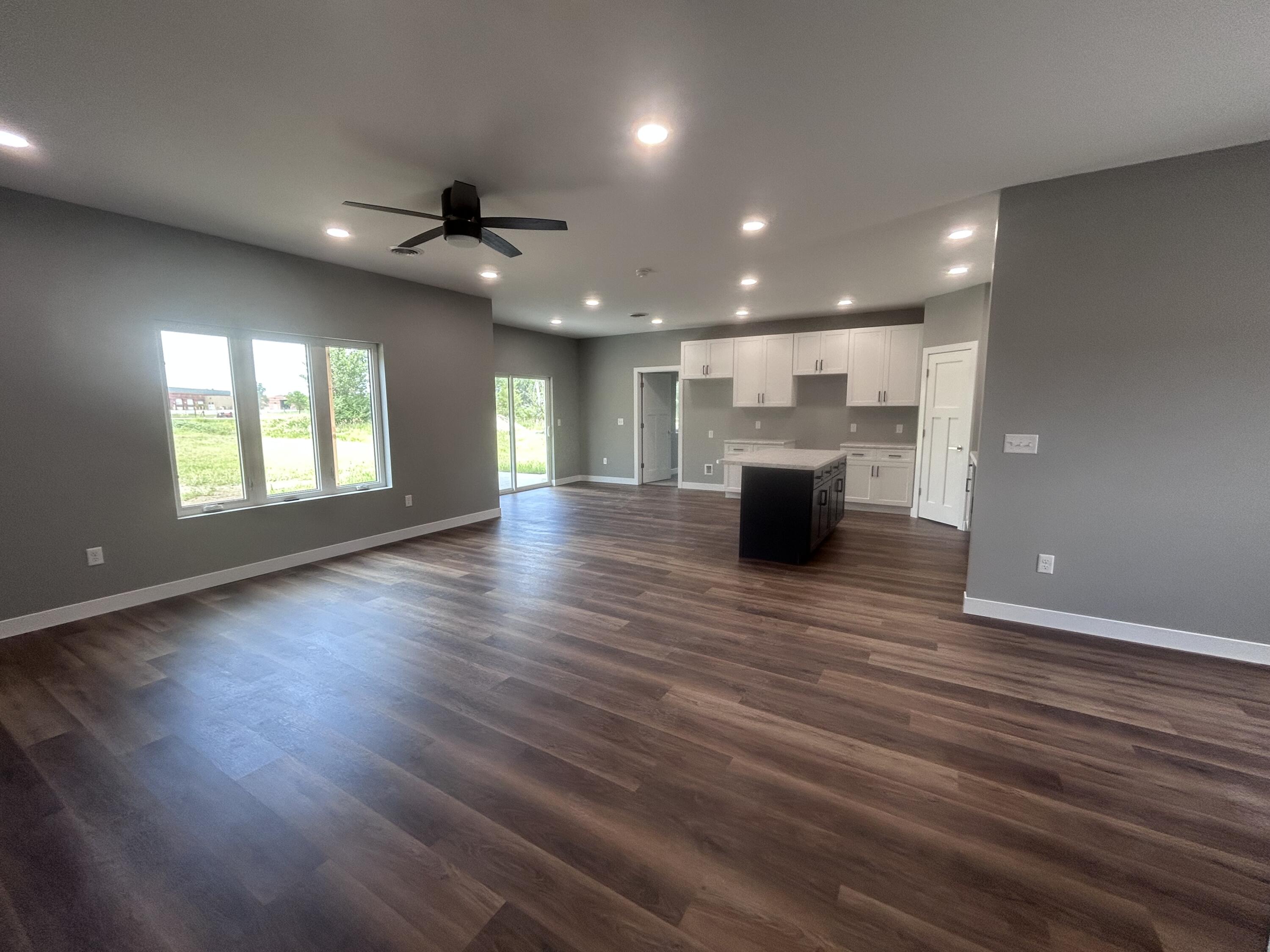 1145 Woods Cir