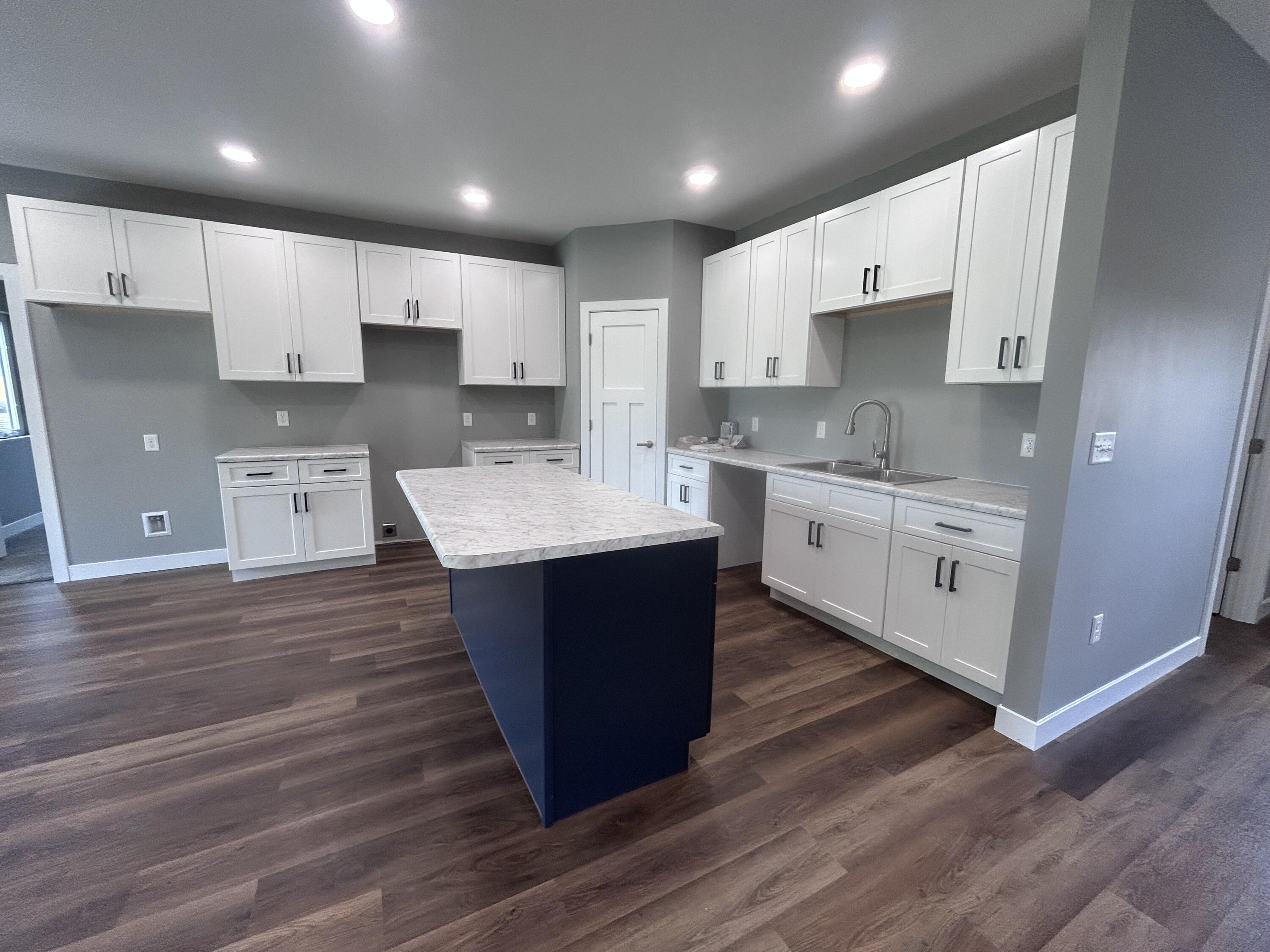 1145 Woods Cir