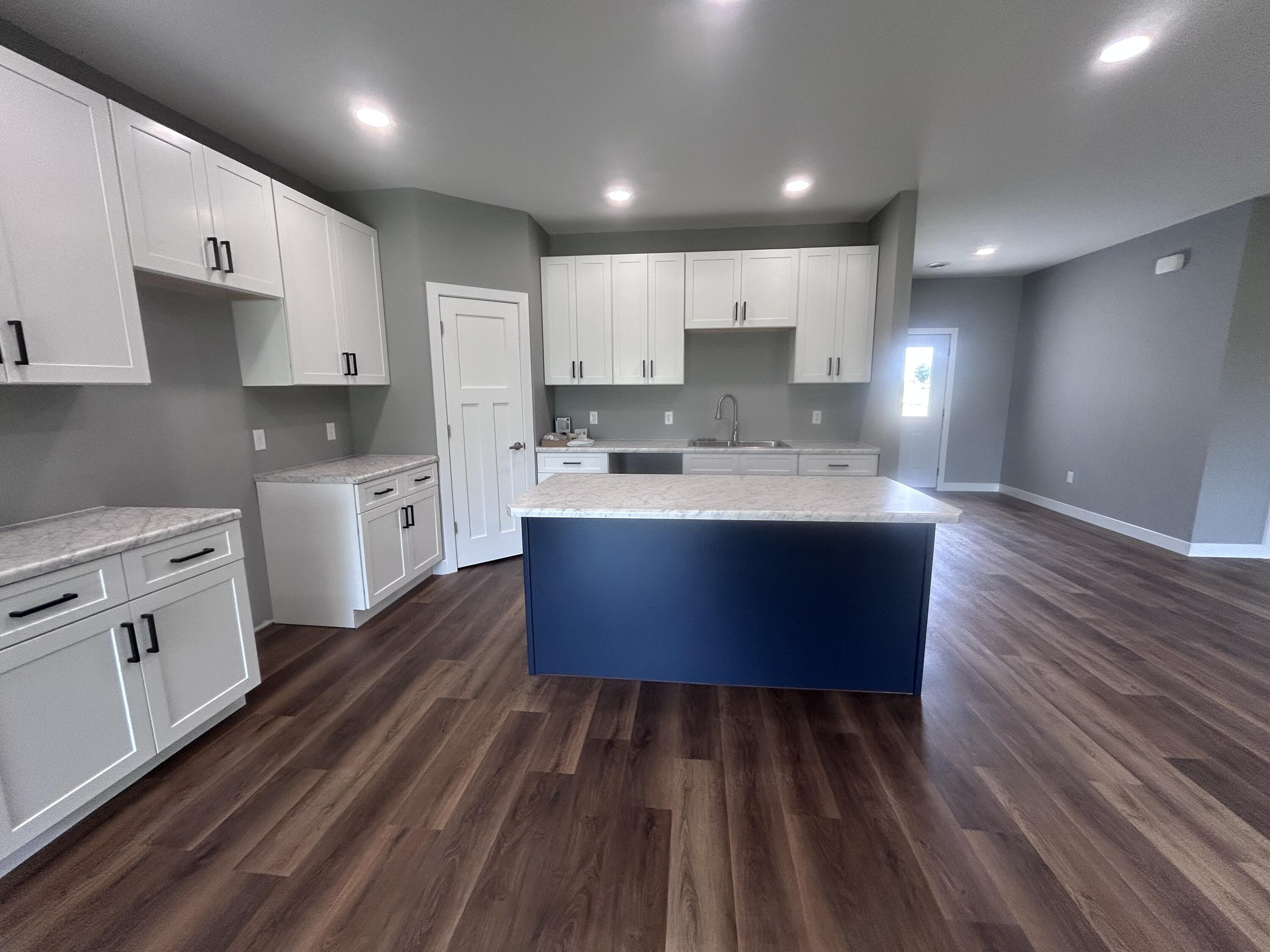 1145 Woods Cir