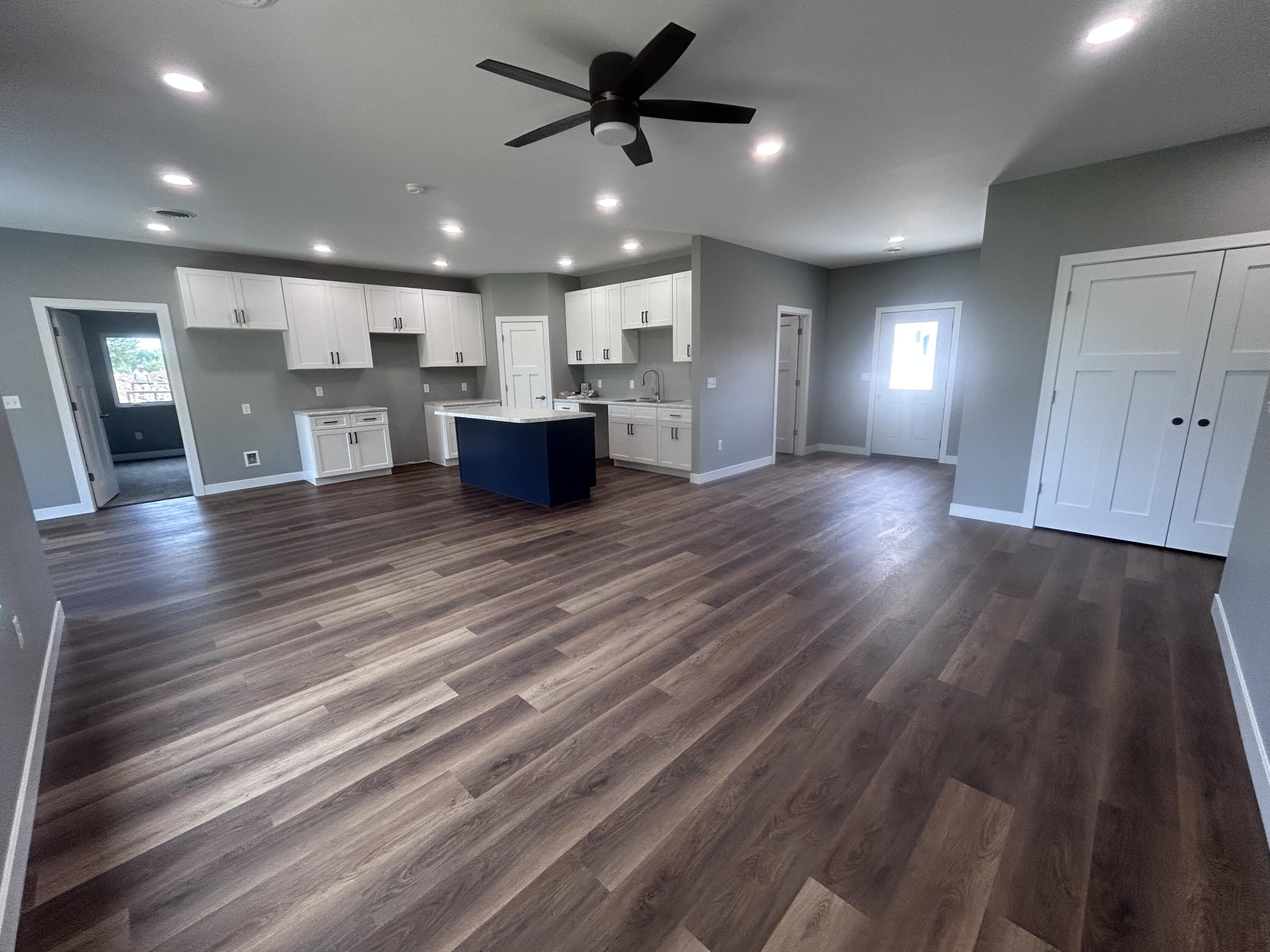 1145 Woods Cir