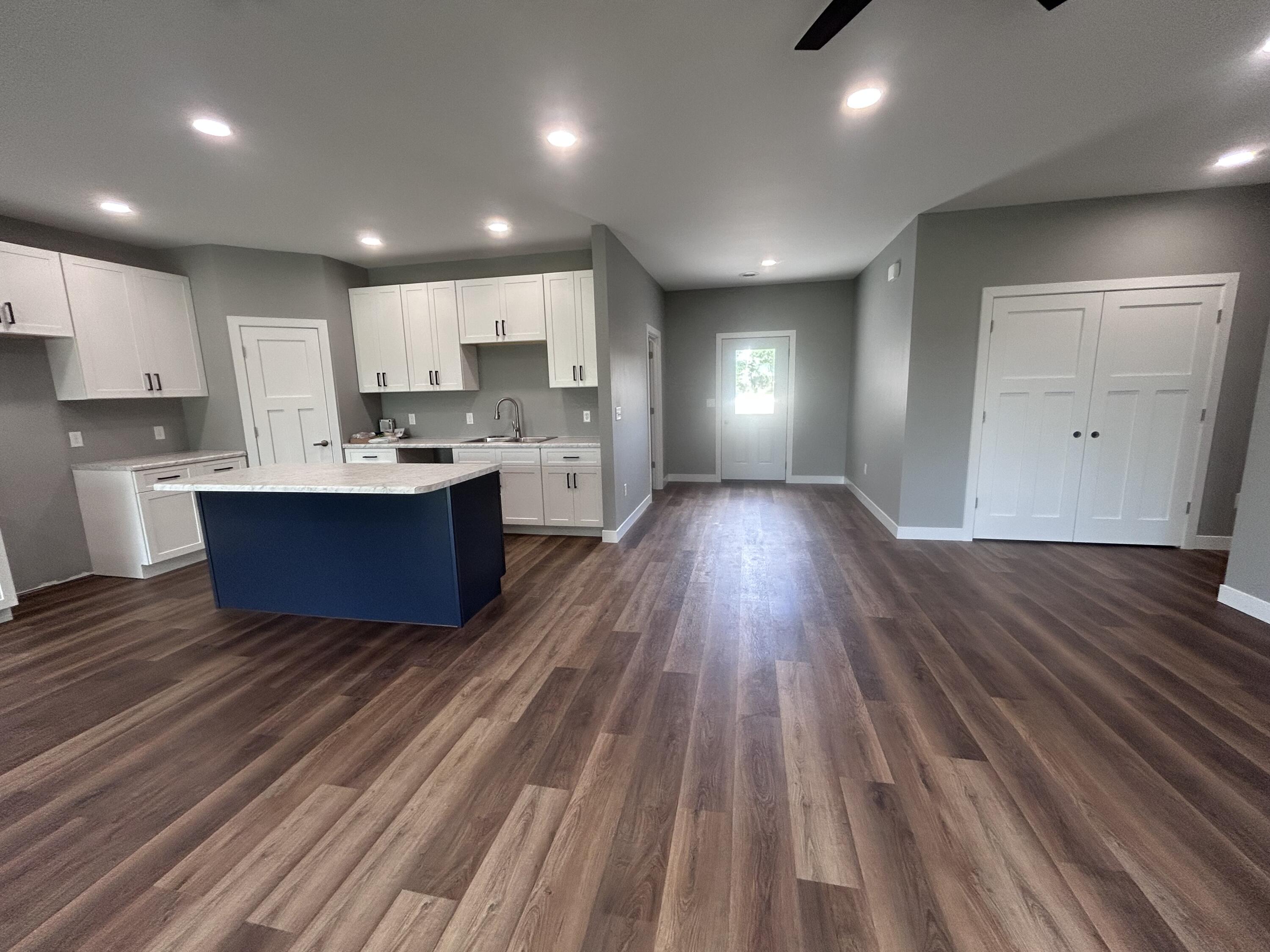 1145 Woods Cir