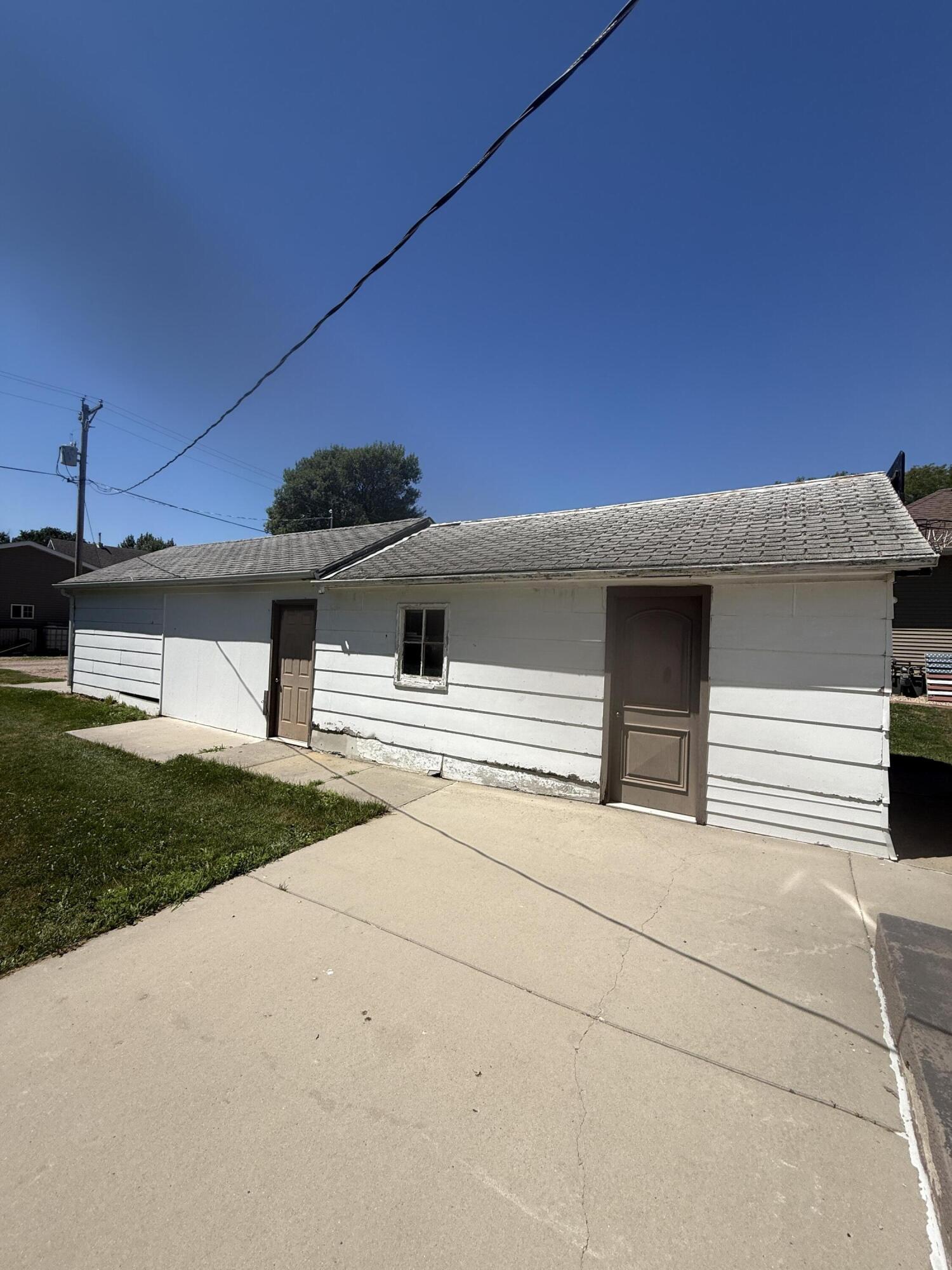 711 4th St