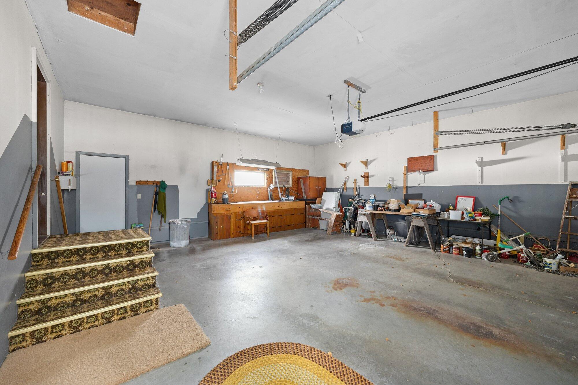 200 E 3rd St