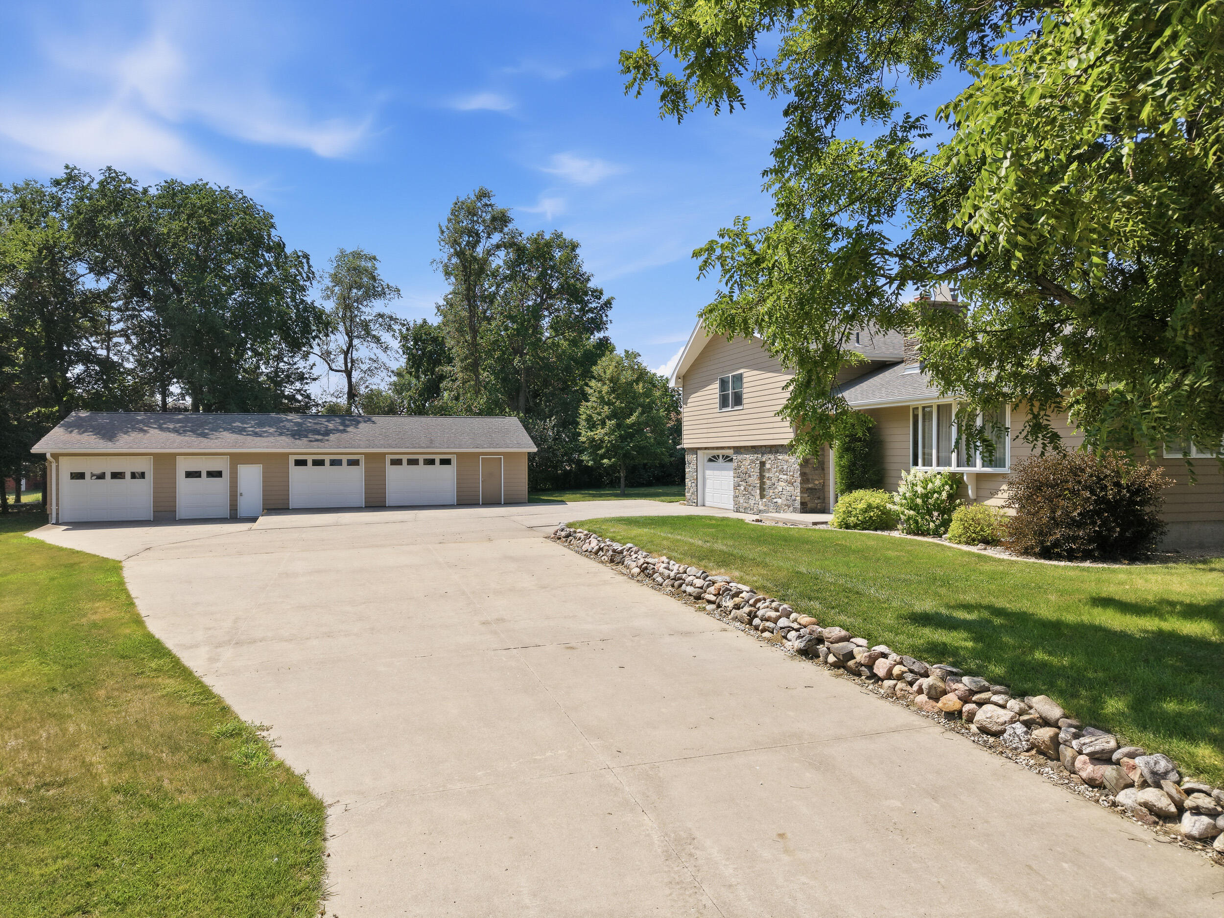 203 3rd St