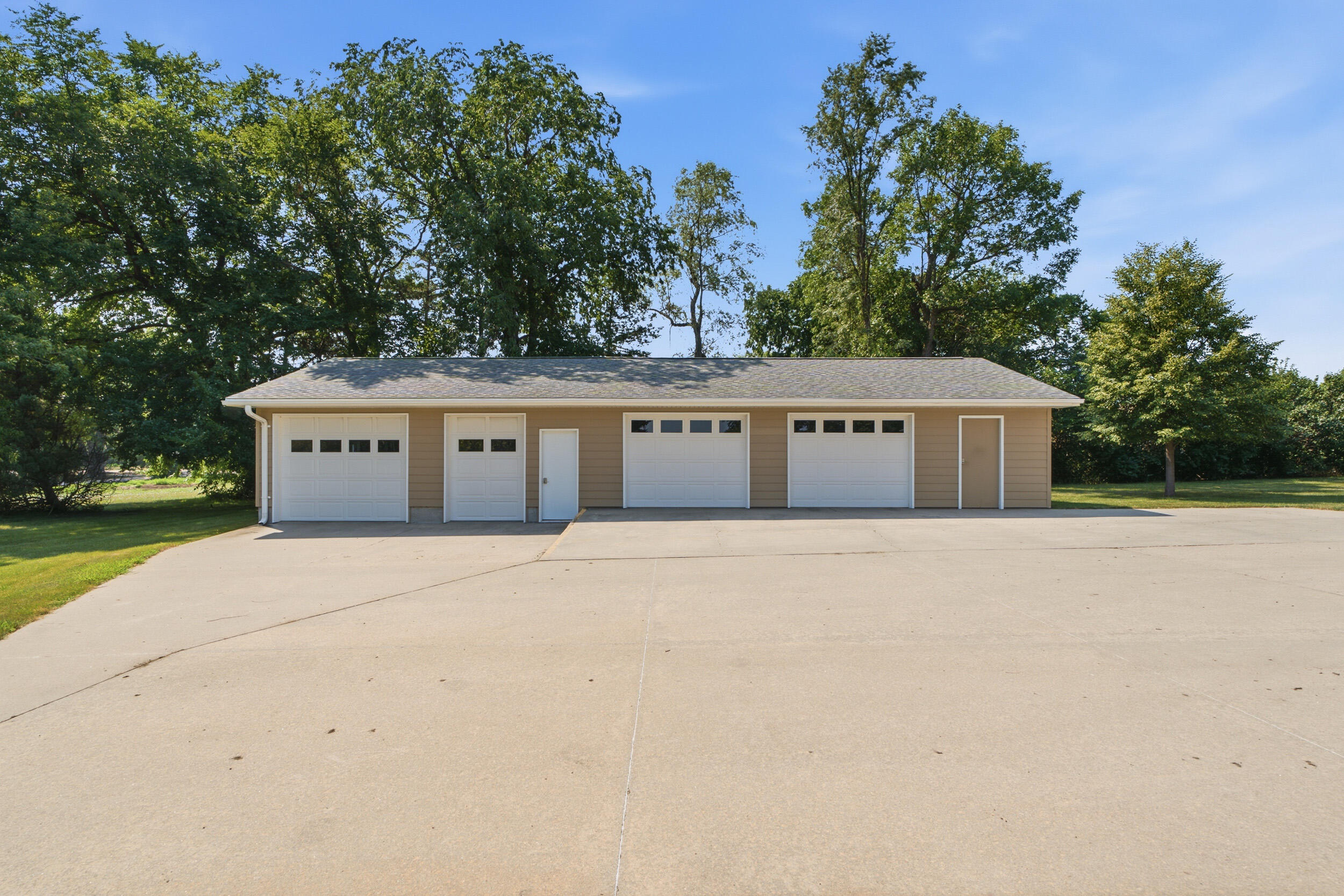 203 3rd St