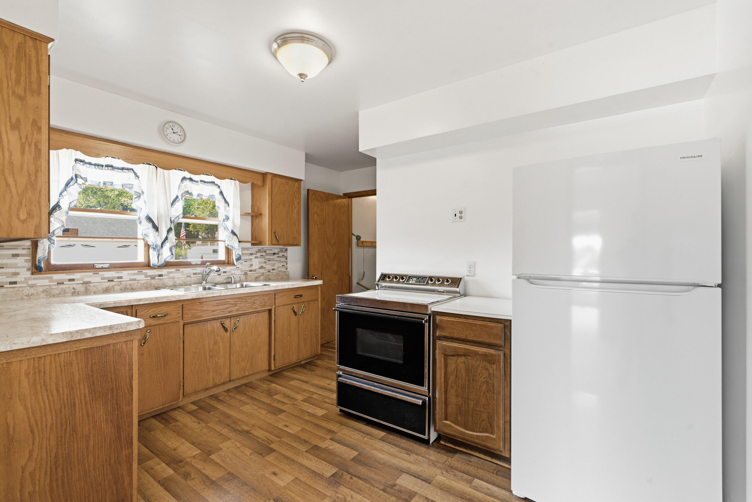 221 S Montana St