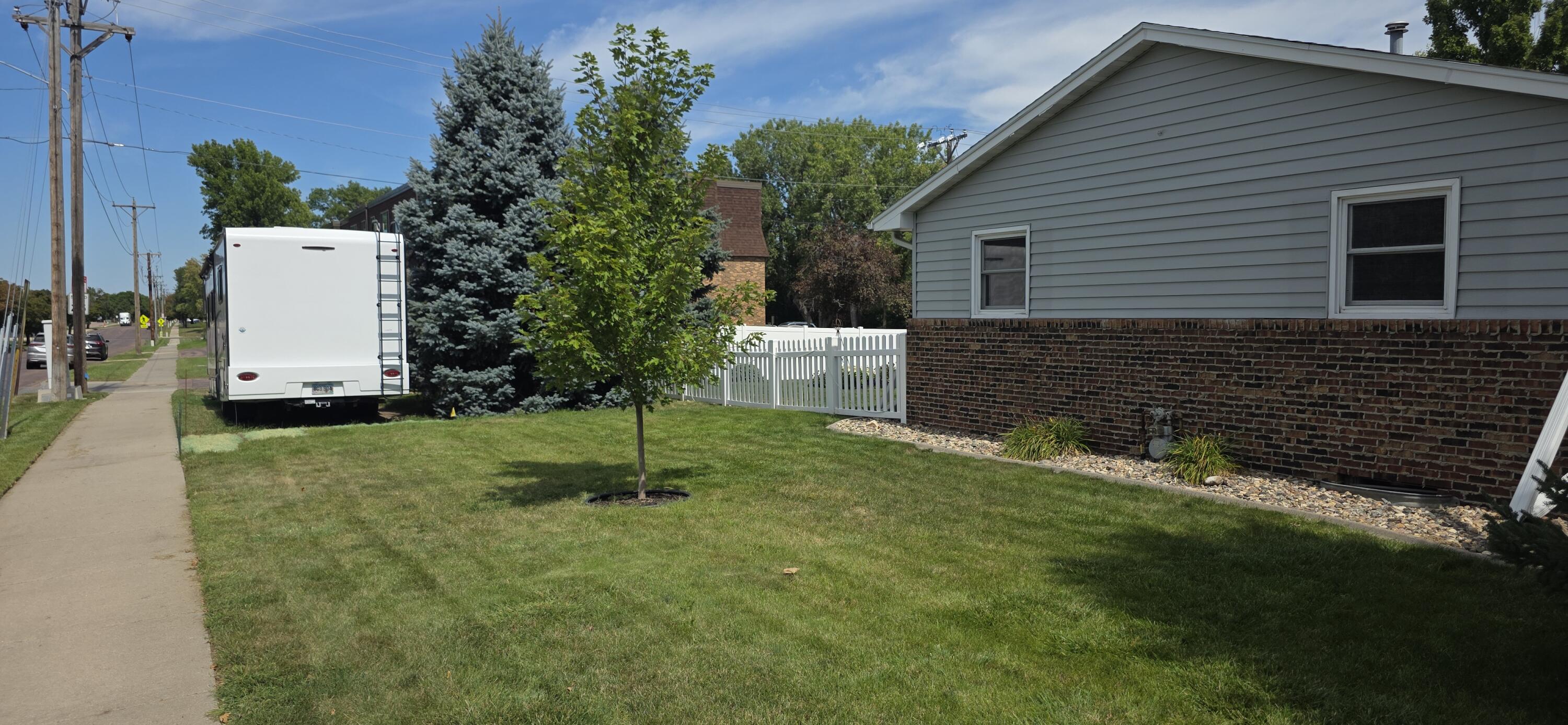 300 E 15th Ave