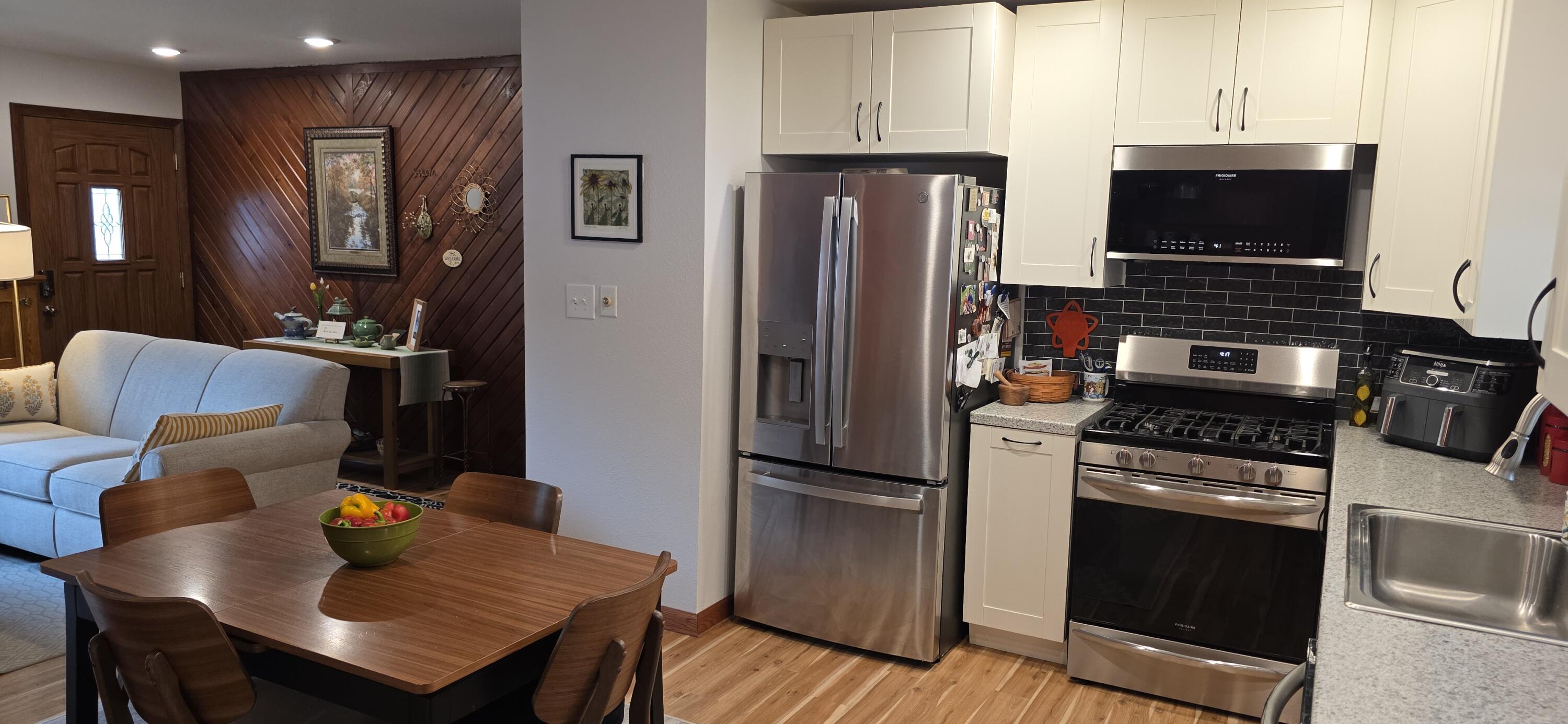 300 E 15th Ave