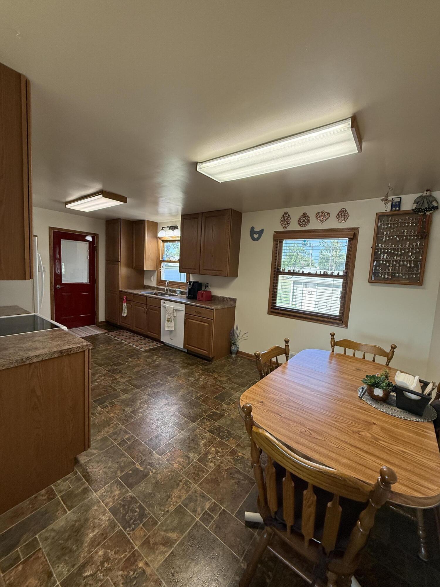 306 2nd St