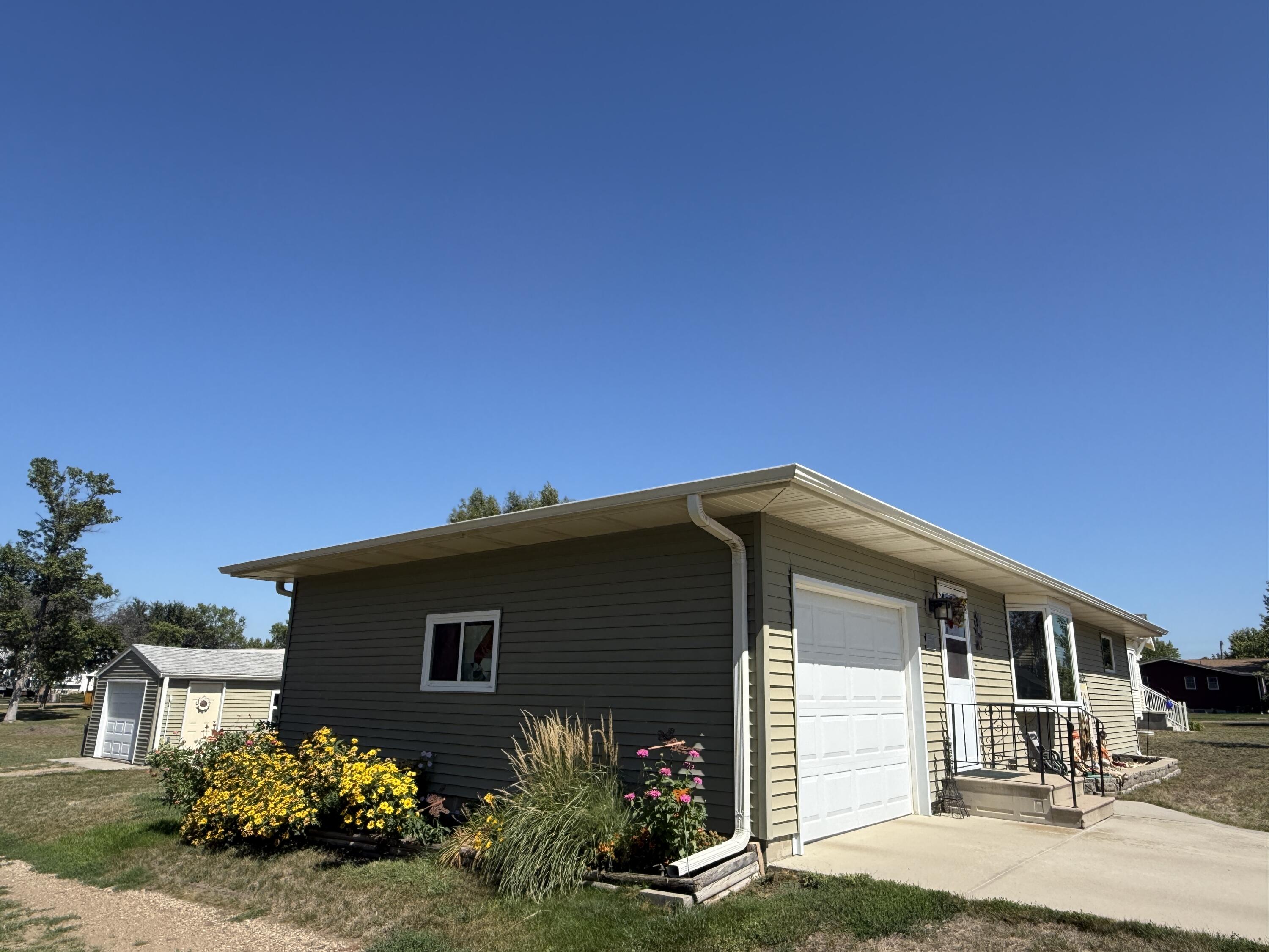 306 2nd St