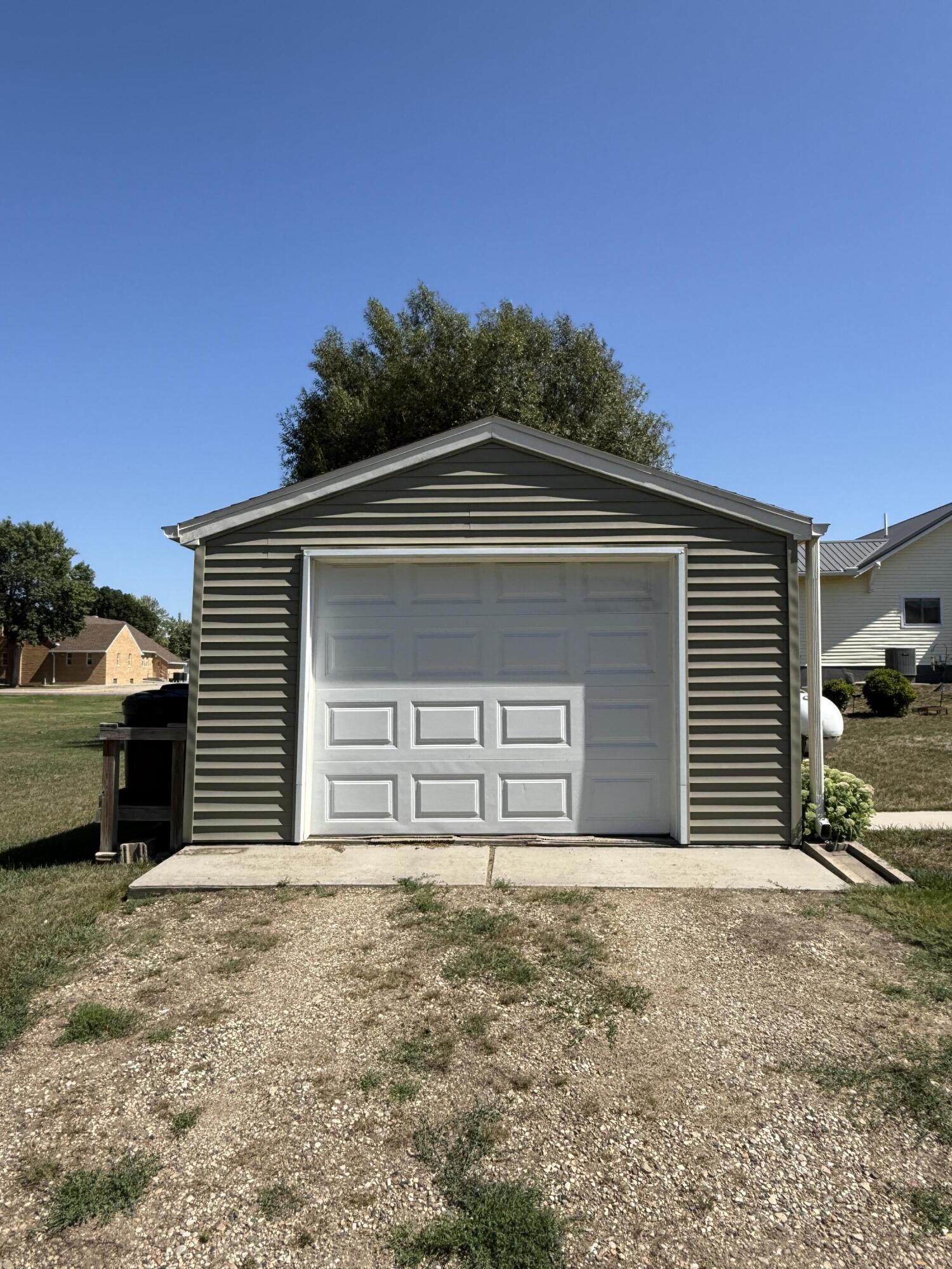 306 2nd St