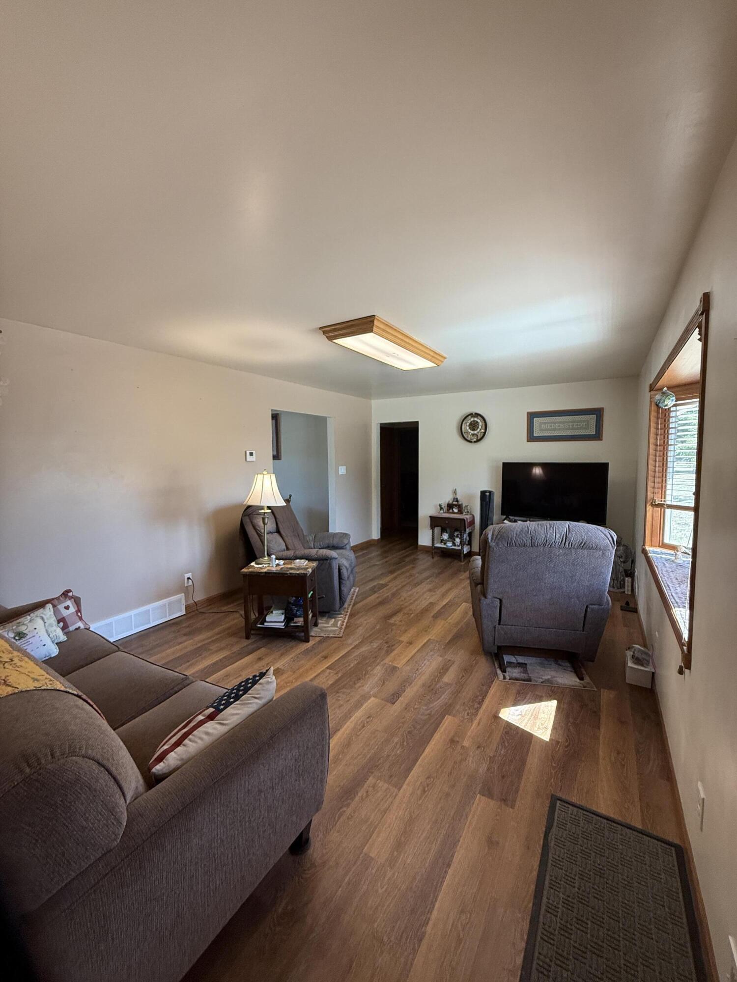 306 2nd St
