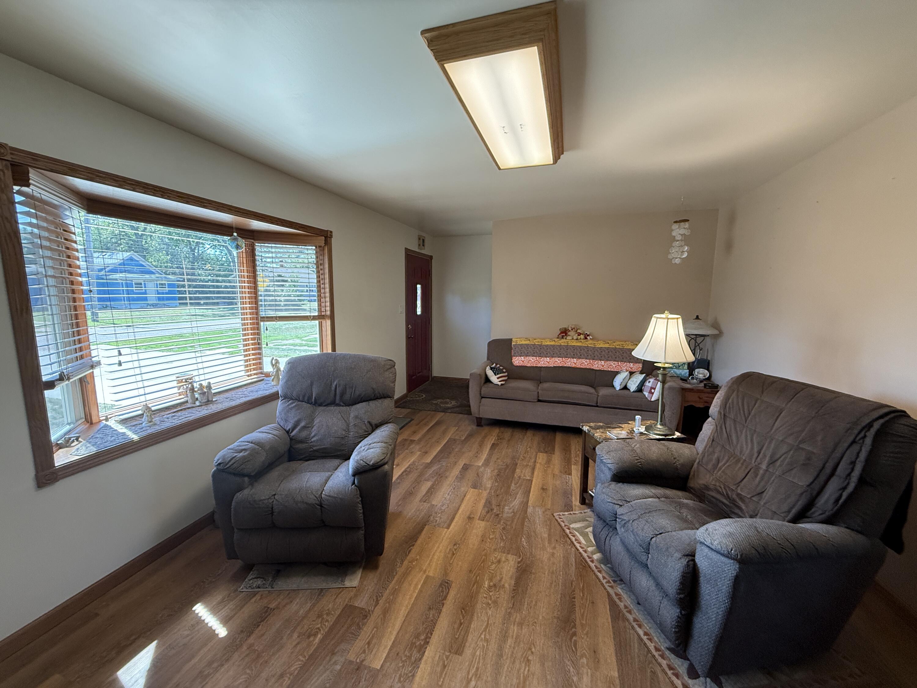 306 2nd St